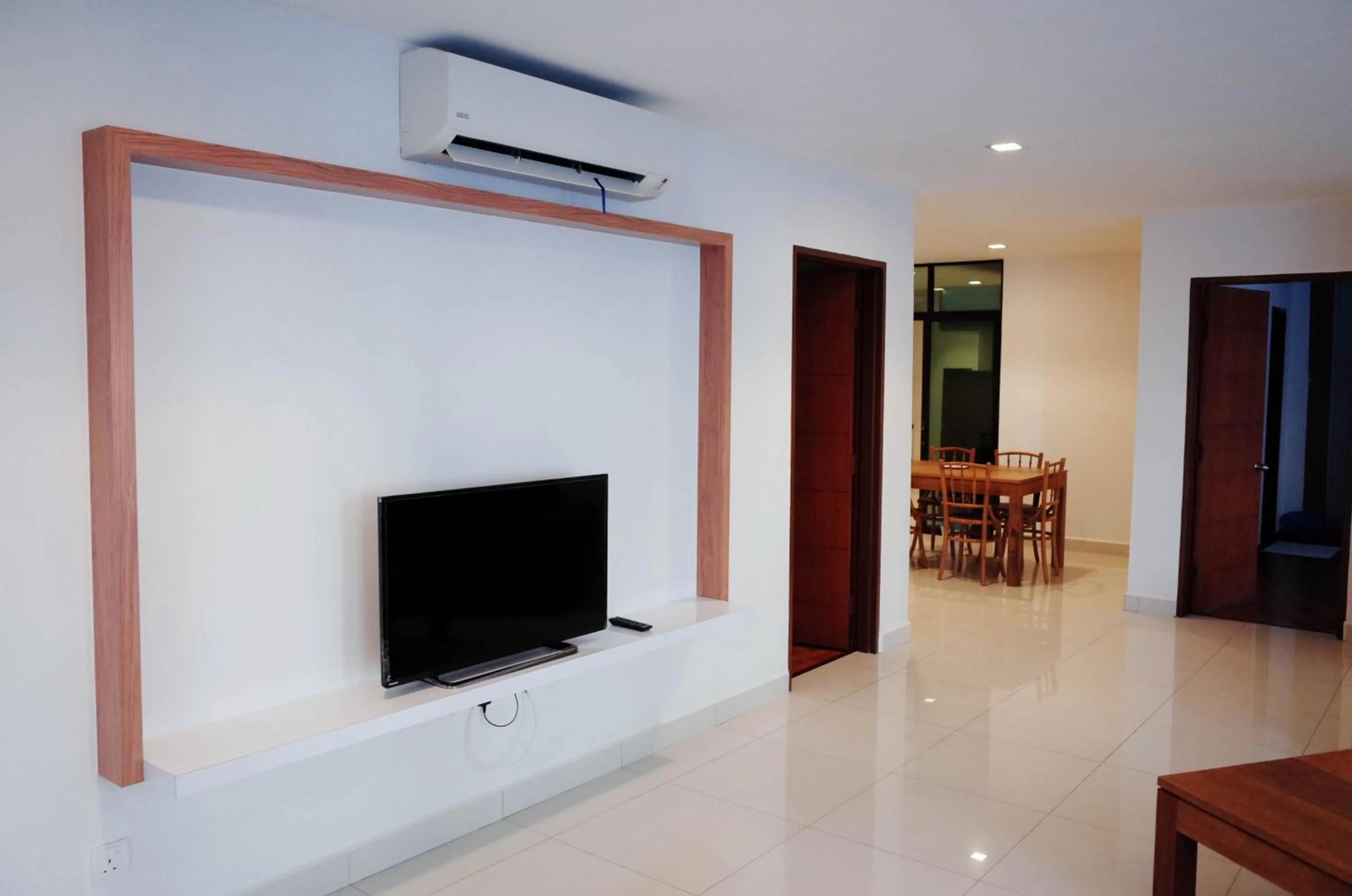 TV and multimedia in Holiday Homes At Samsuria Resort