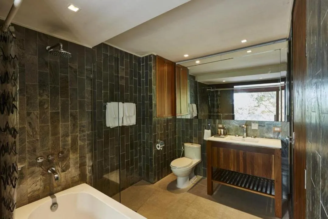 Shower in LUXX Langsuan Hotel - SHA Plus