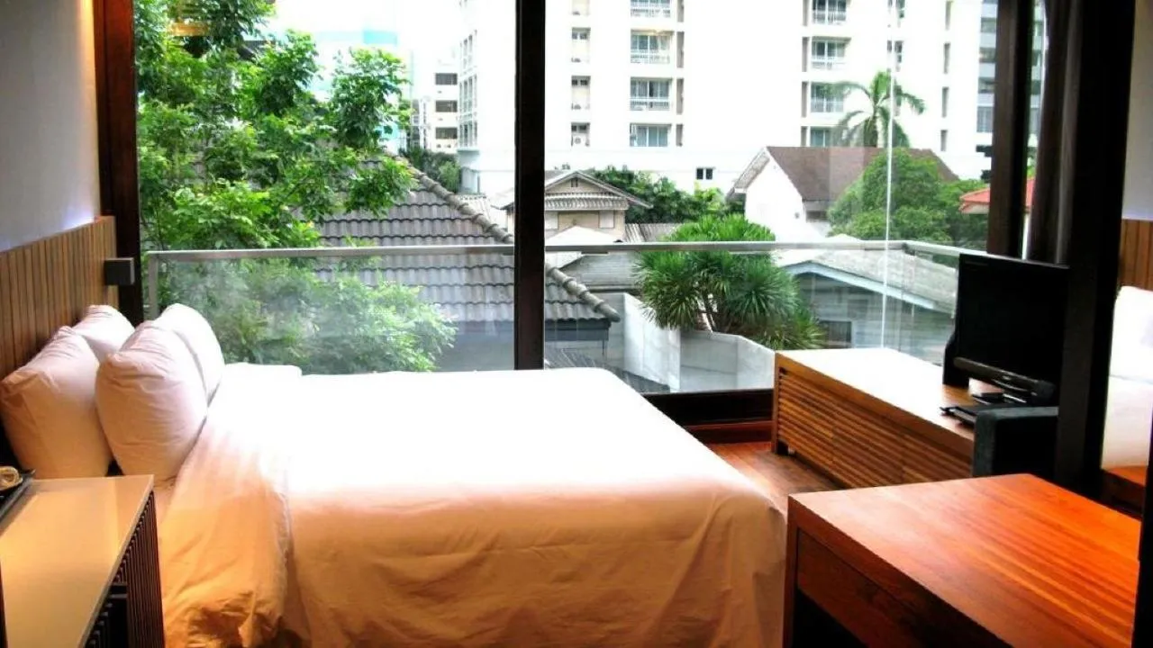 Bed in LUXX Langsuan Hotel - SHA Plus