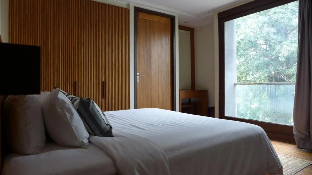 Bed in LUXX Langsuan Hotel - SHA Plus