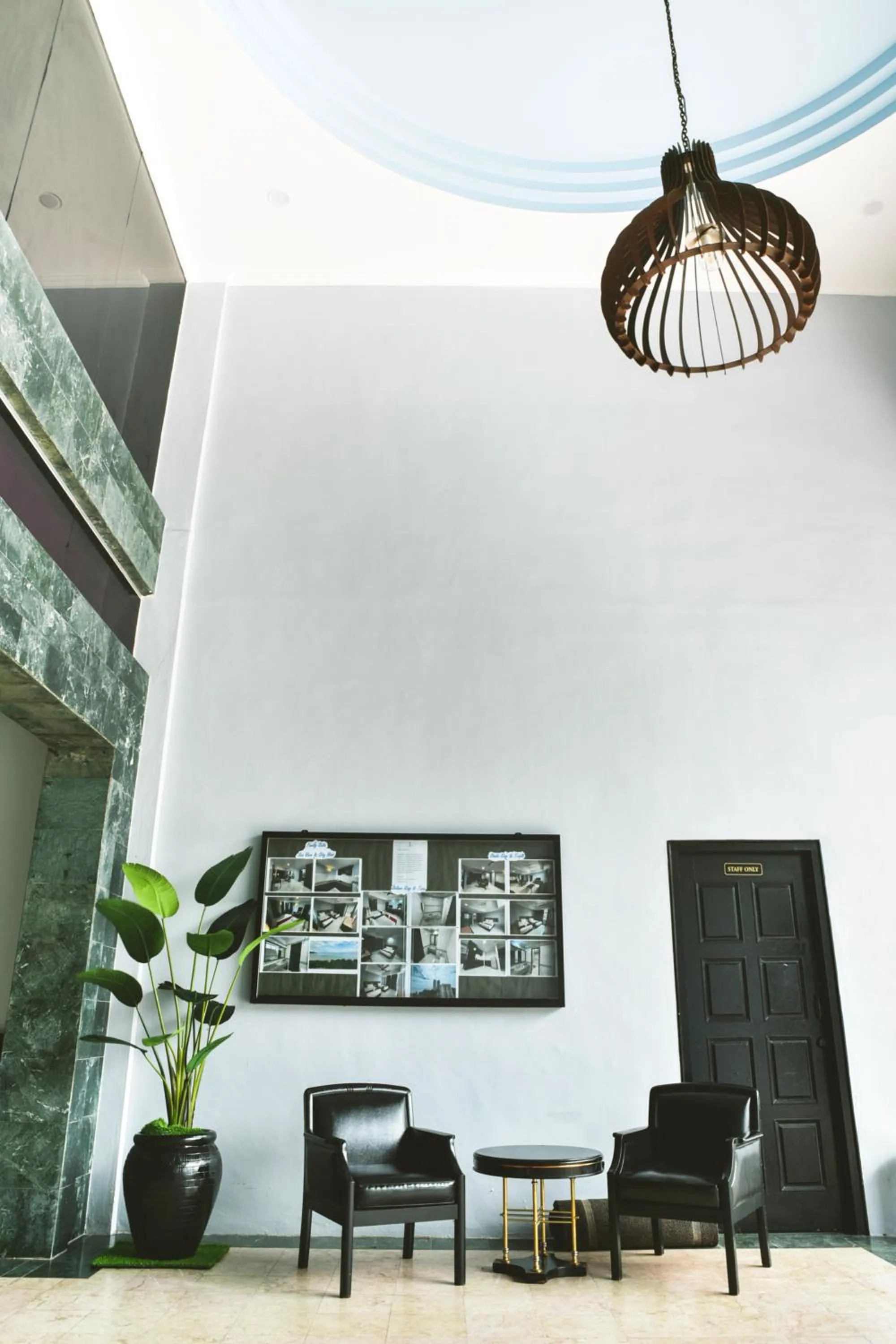 Facade/entrance in Leisure Cove Hotel and Apartments