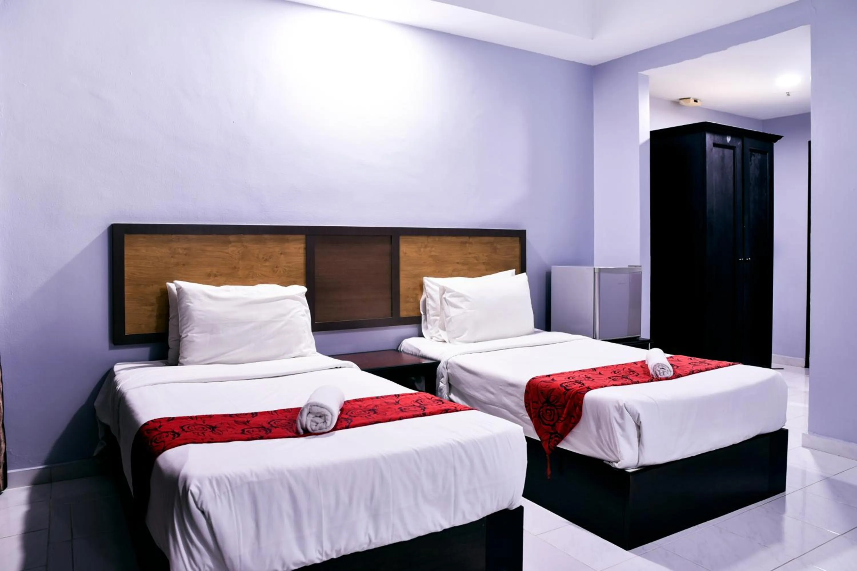 Deluxe Twin Room in Leisure Cove Hotel and Apartments