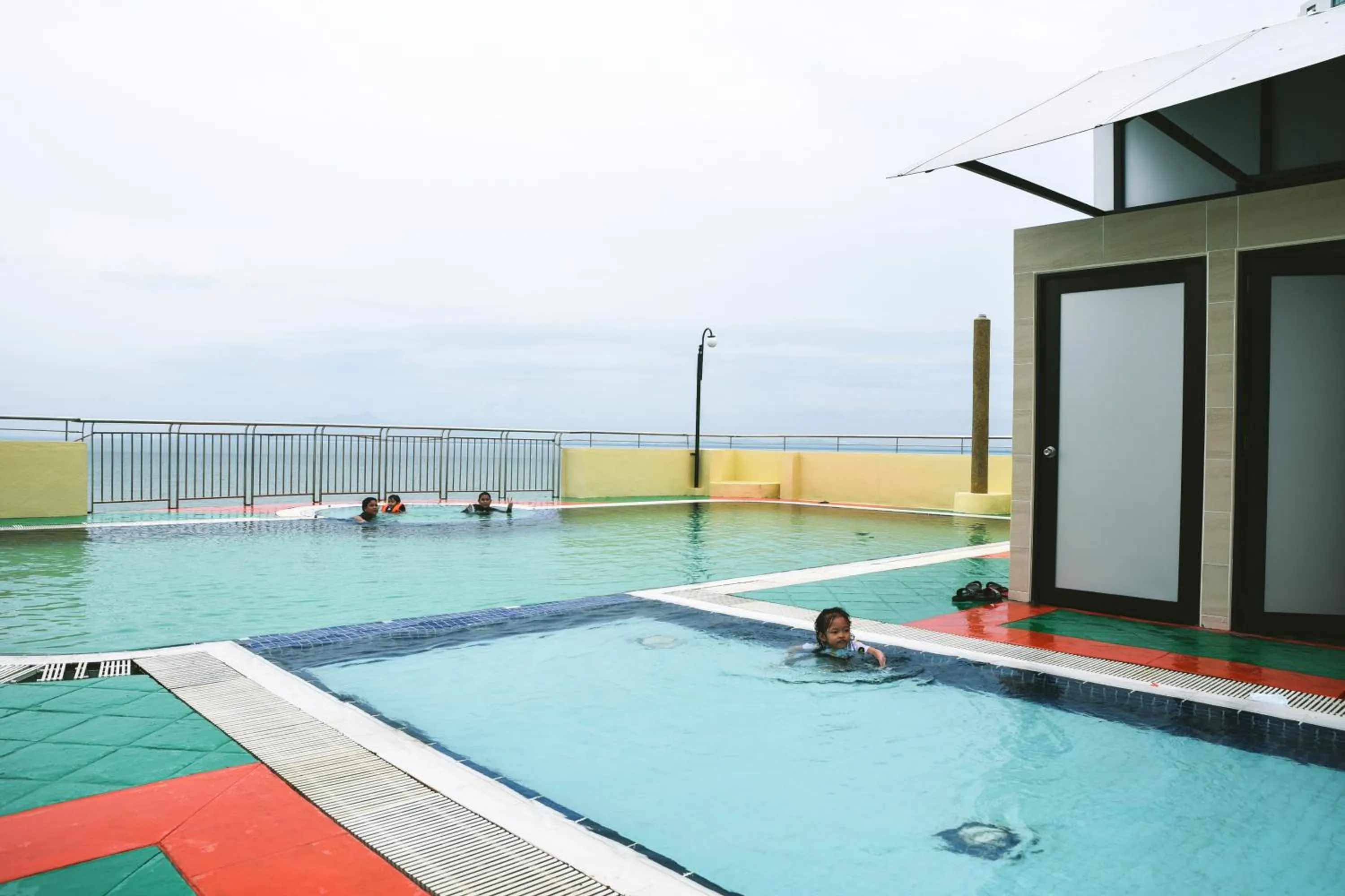 Swimming pool in Leisure Cove Hotel and Apartments