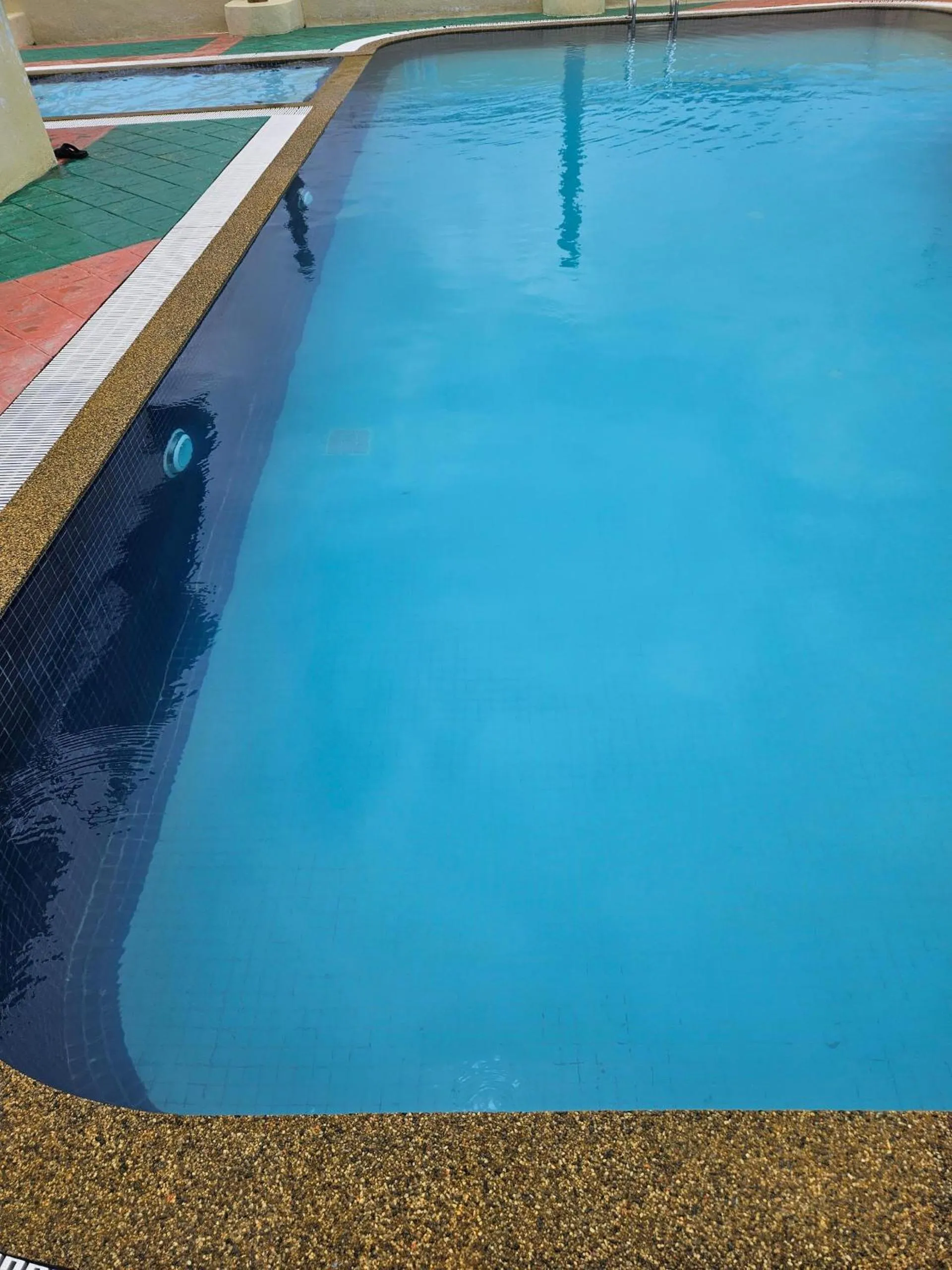 Swimming pool in Leisure Cove Hotel and Apartments