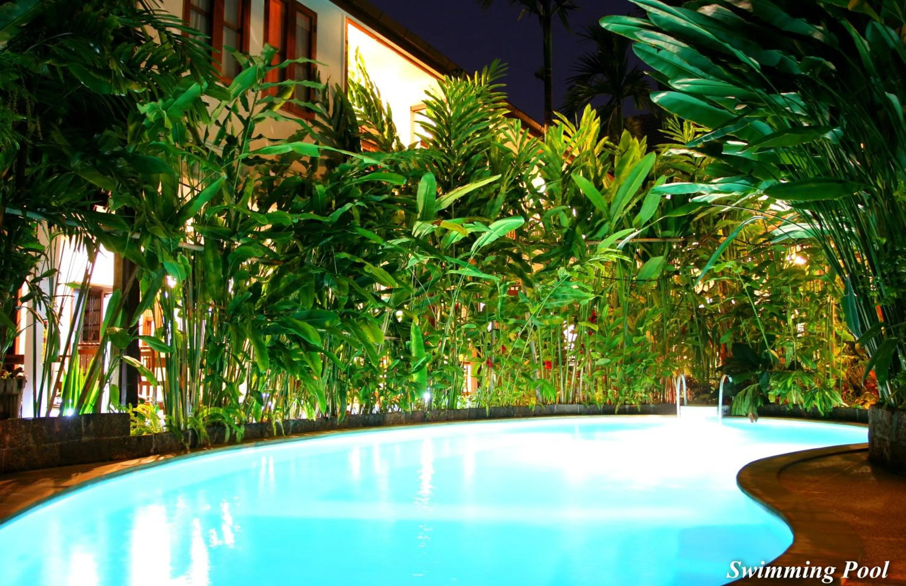 Swimming pool in Shewe Wana Boutique Hotel