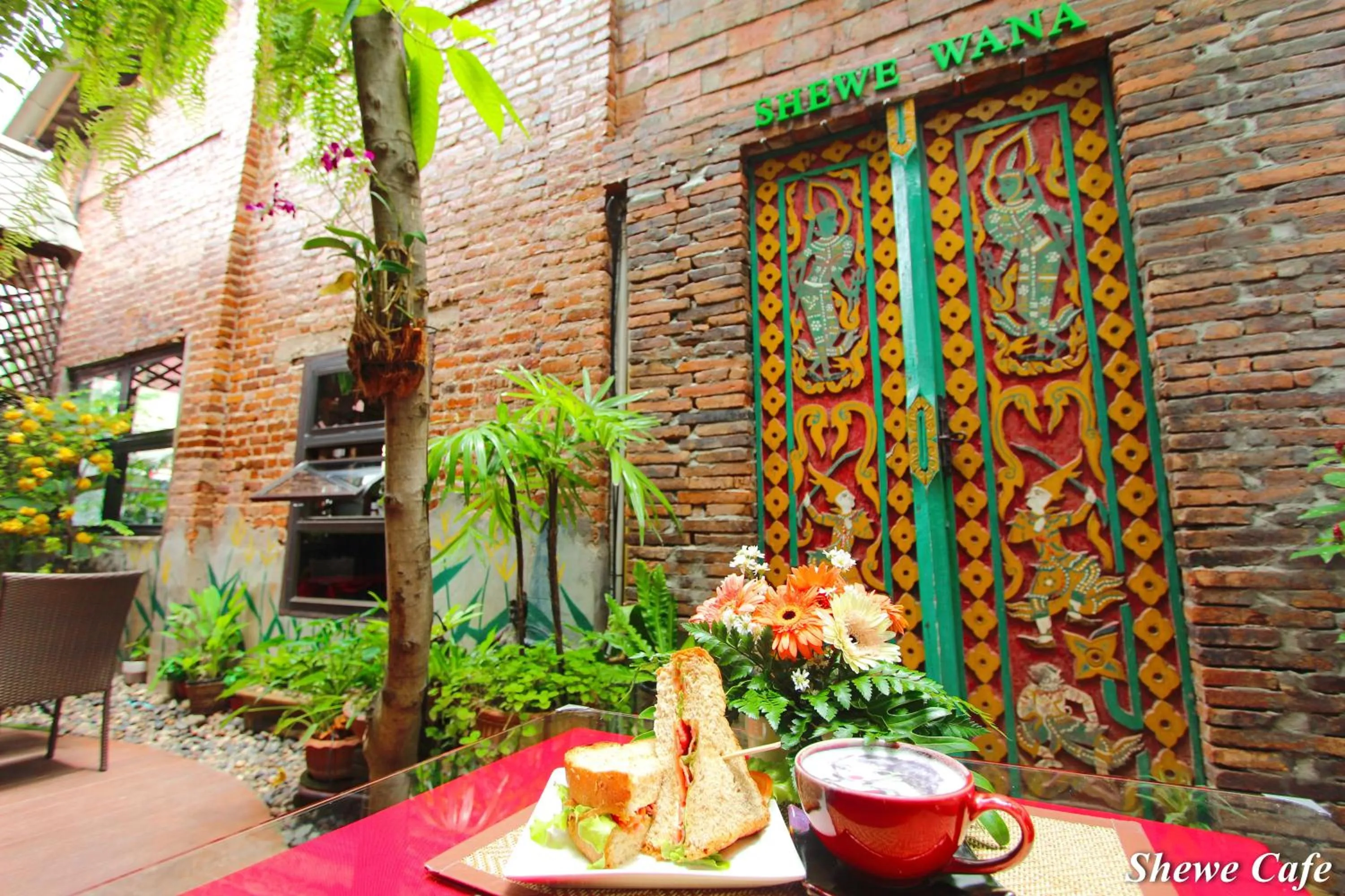 Restaurant/places to eat in Shewe Wana Boutique Hotel