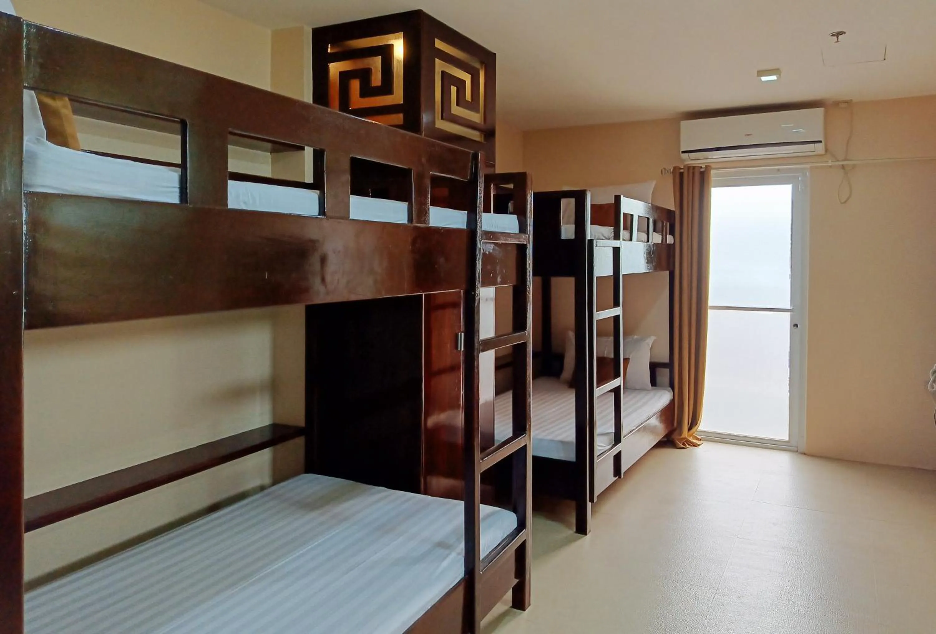 bunk bed, Bed in Hotel Juliana by RedDoorz