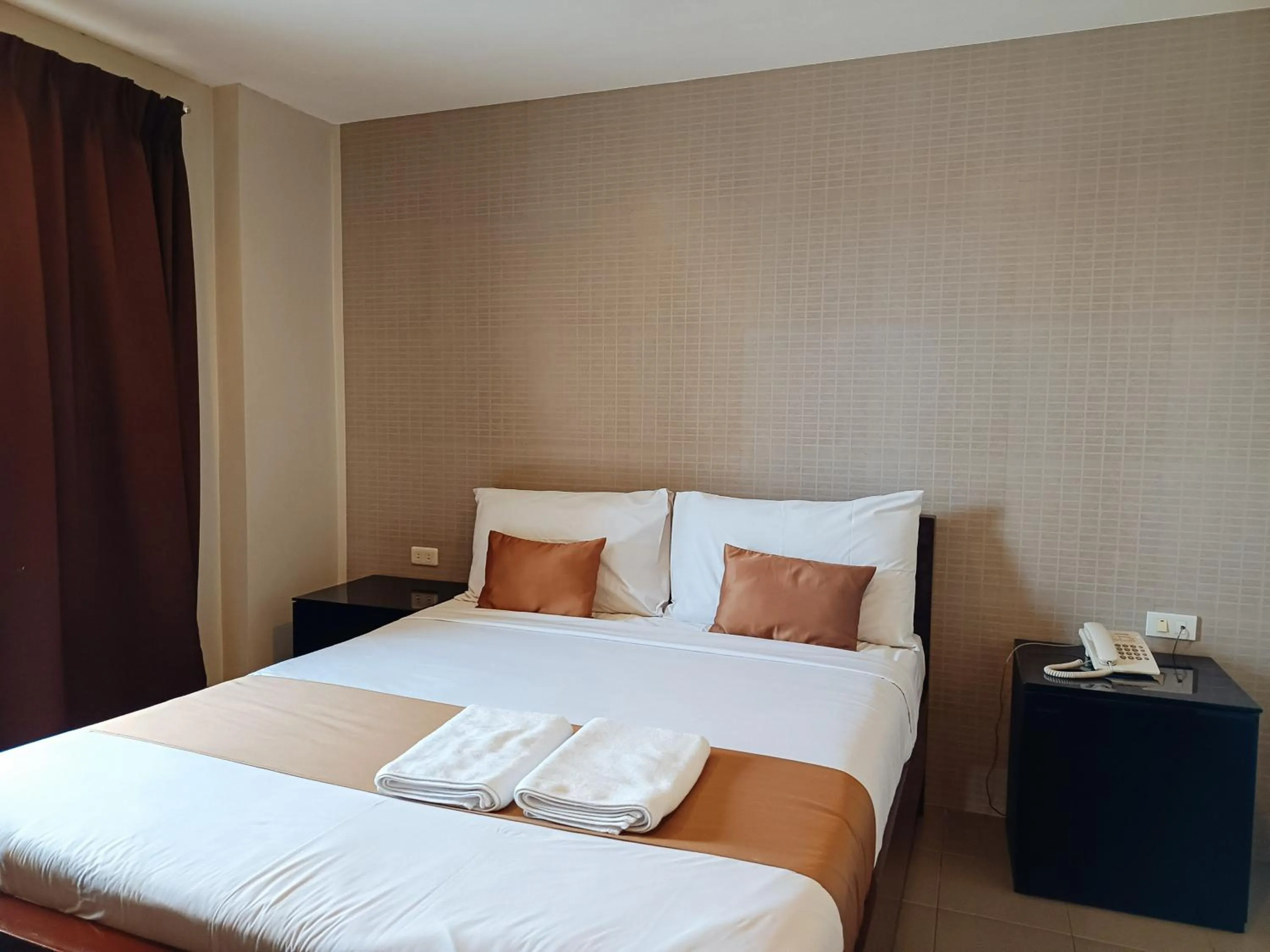 Bed in Hotel Juliana by RedDoorz