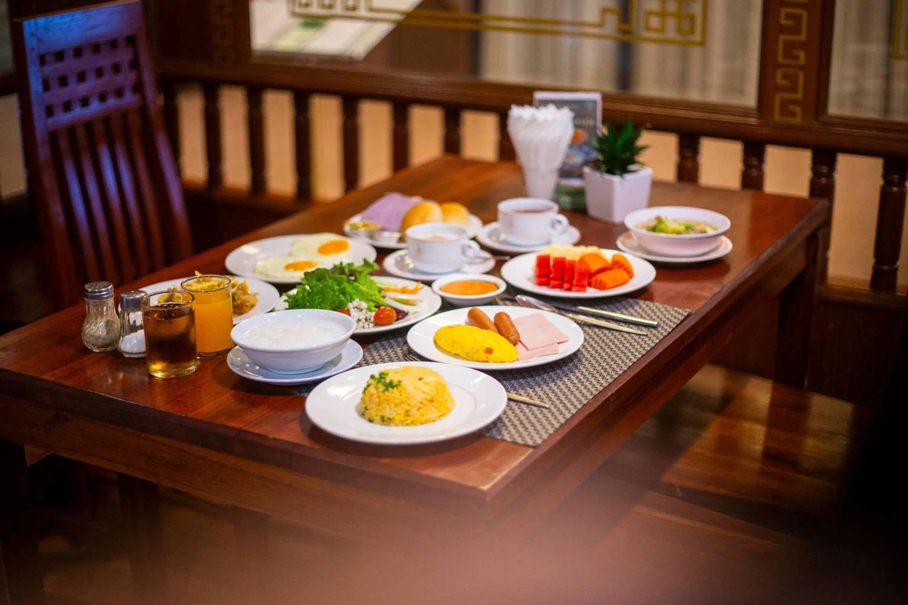 Breakfast in Thongtarin Hotel