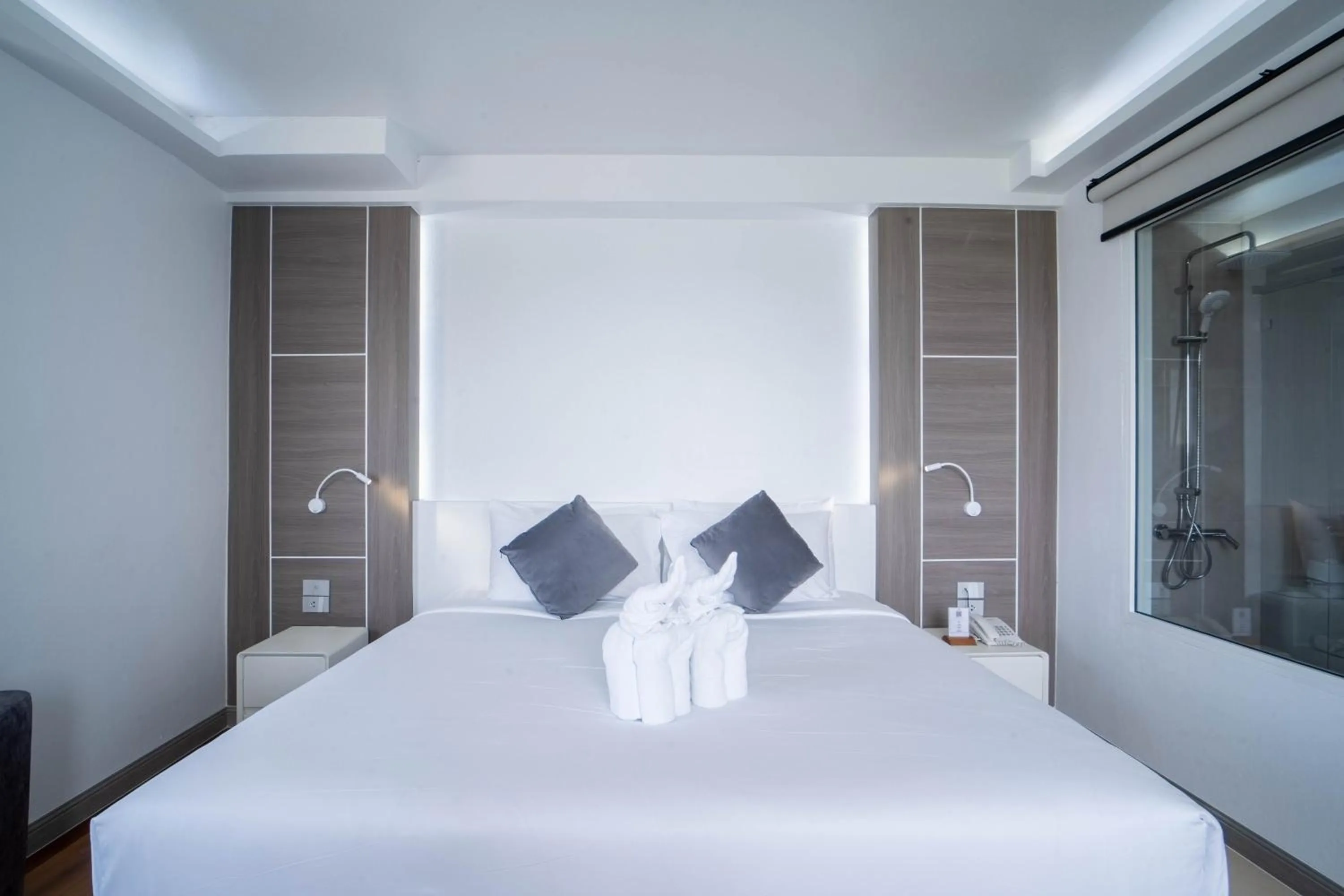 Bed in Thong Tarin Hotel