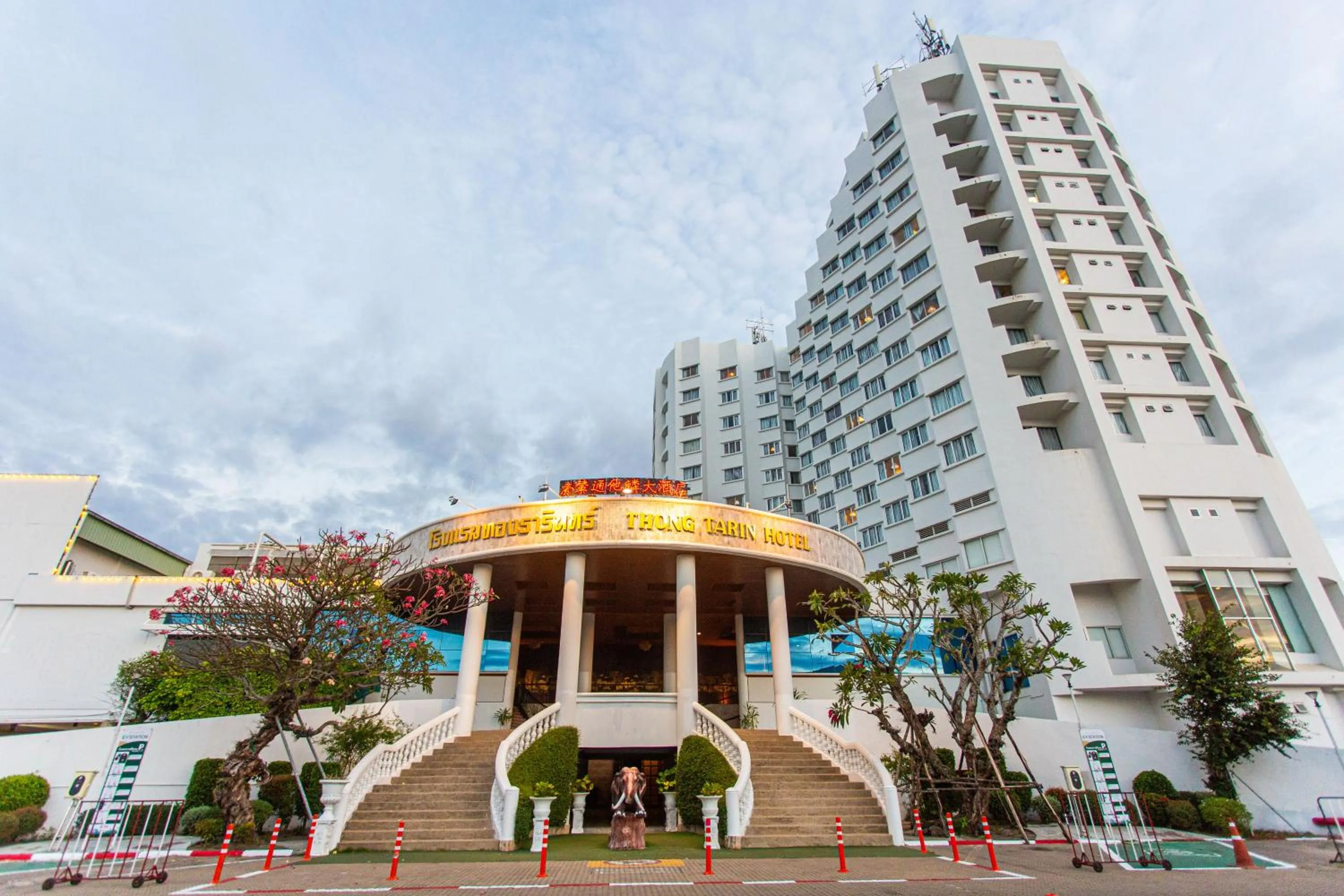 Property building in Thong Tarin Hotel