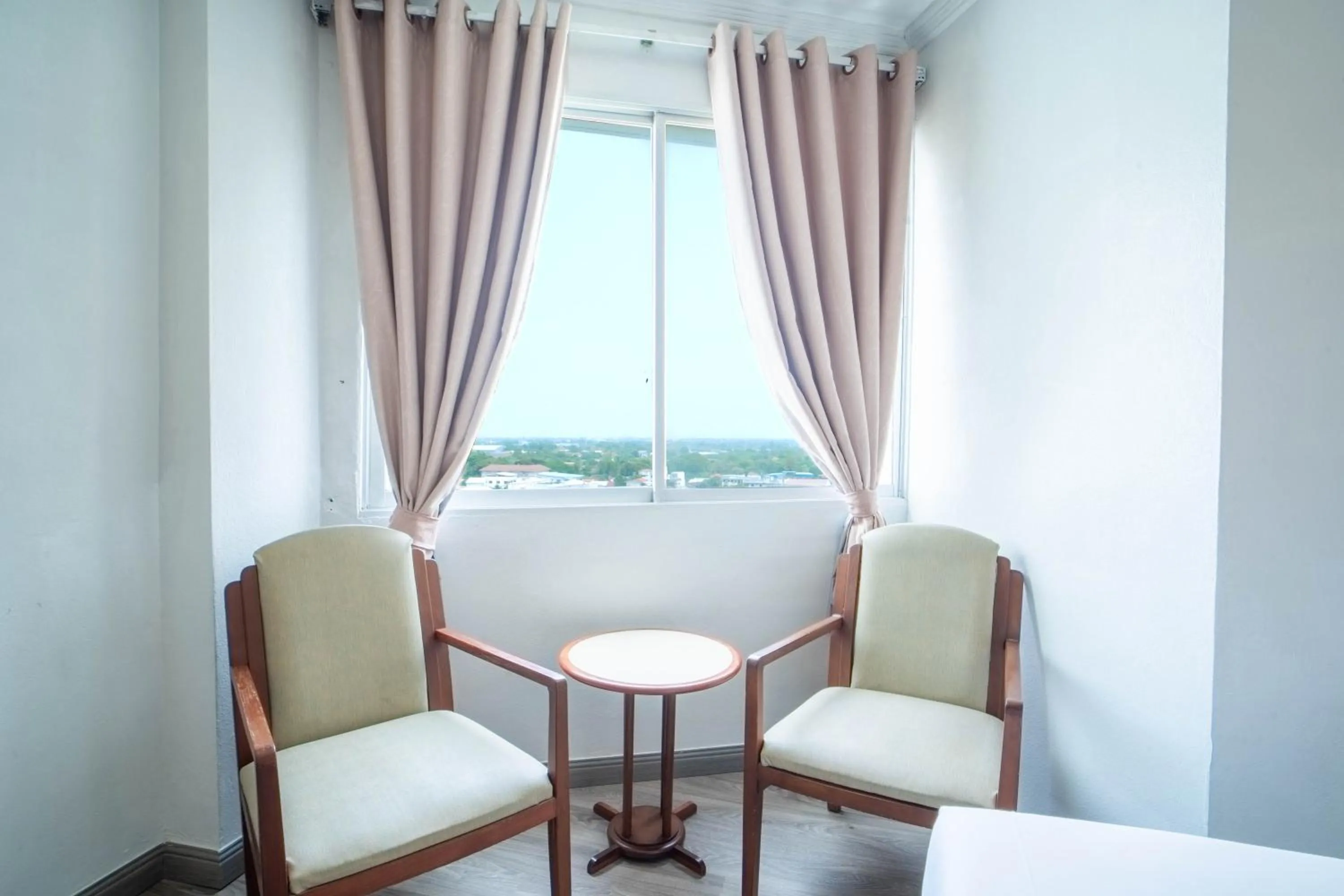 Living room in Thong Tarin Hotel