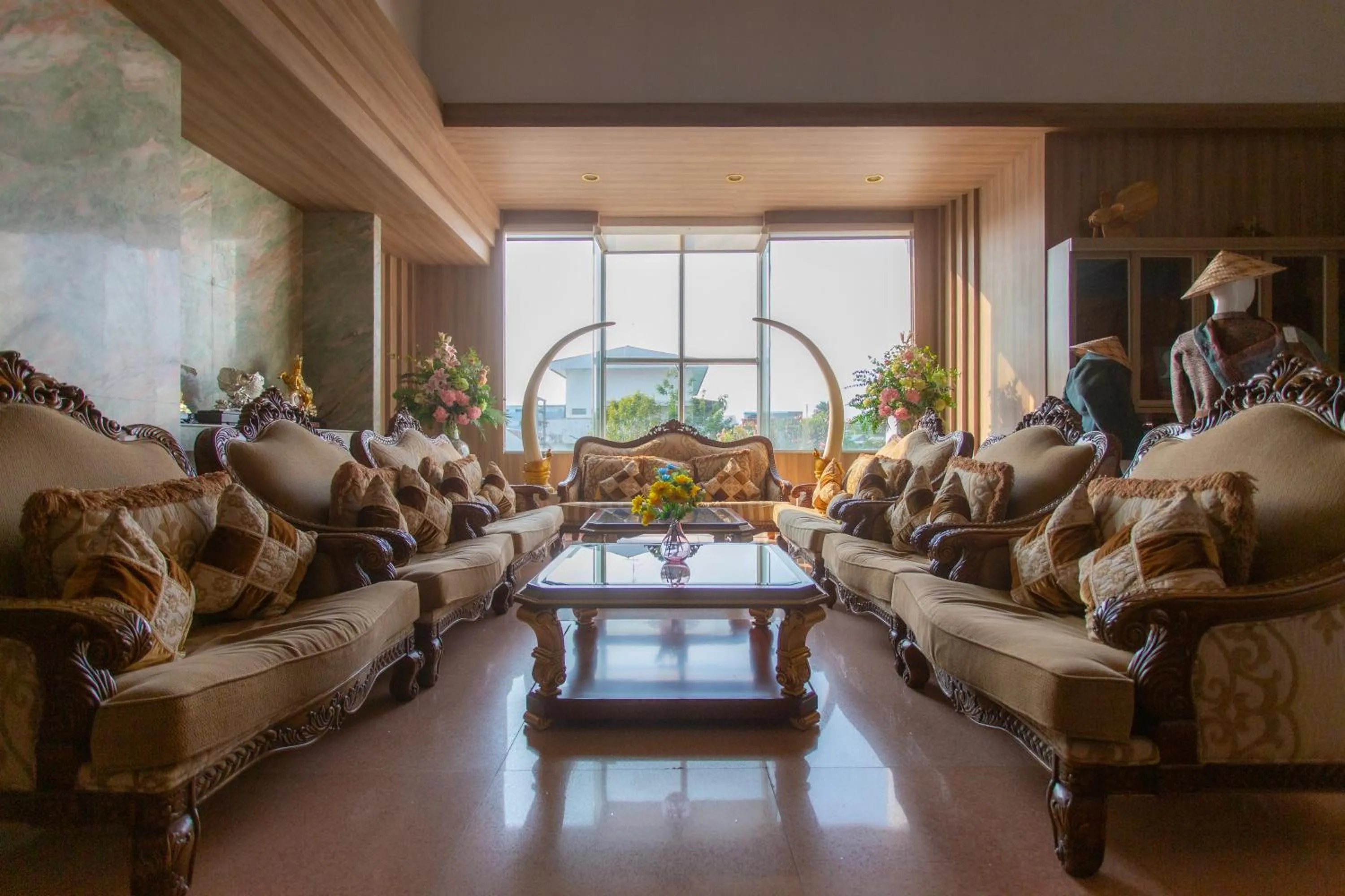 Seating area in Thong Tarin Hotel