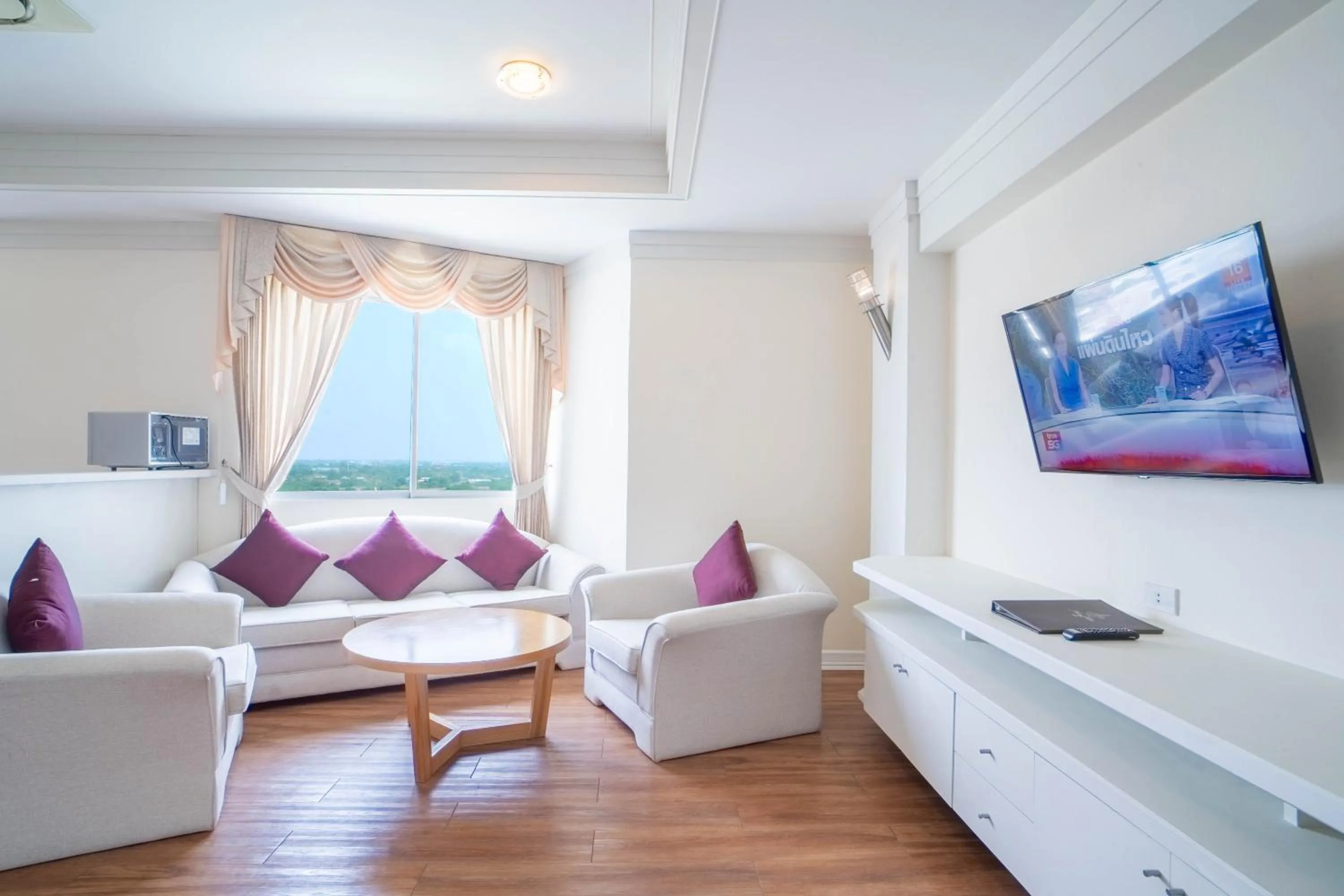 TV and multimedia in Thong Tarin Hotel