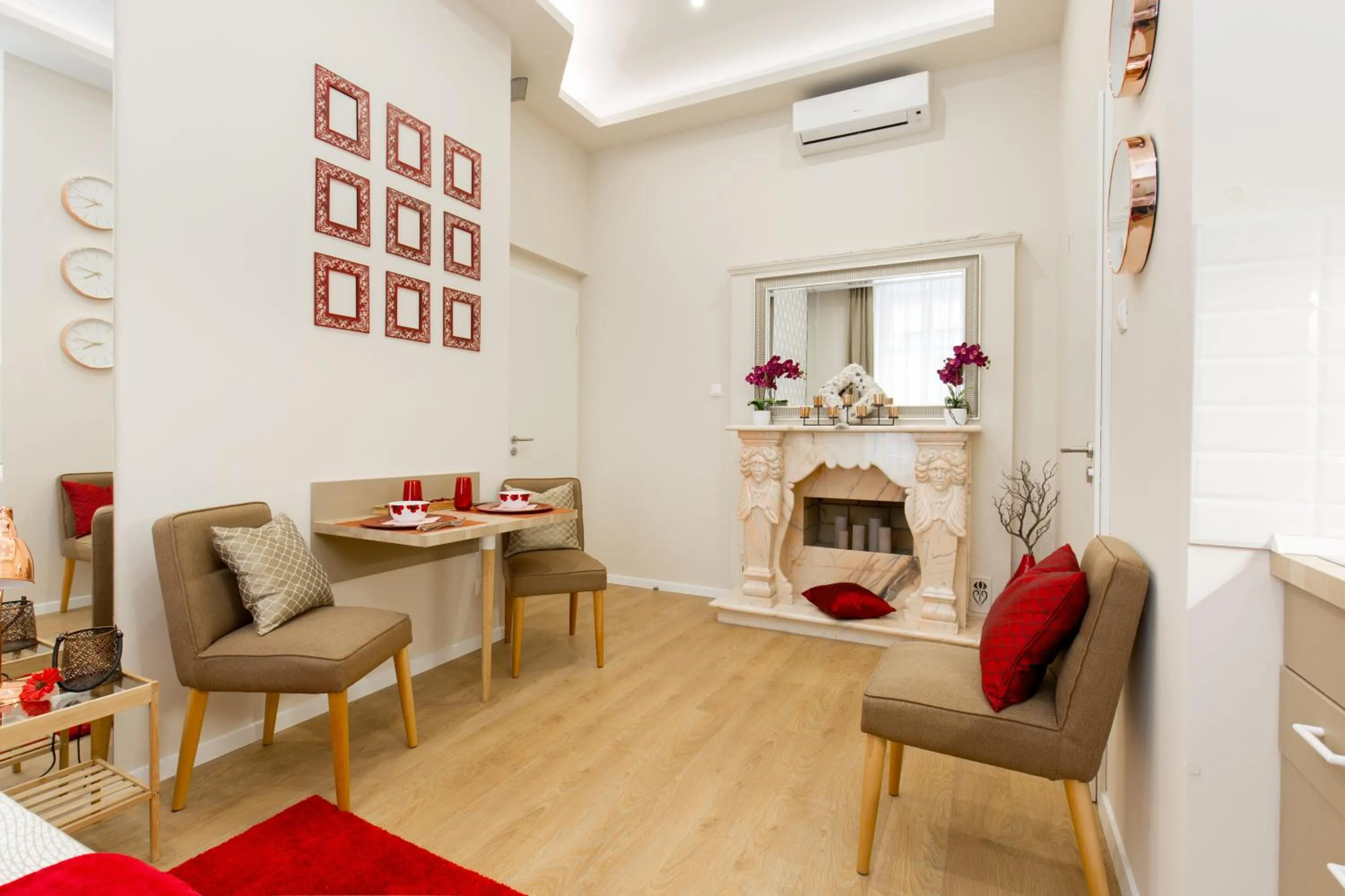 Seating area in Budapest Holiday Colours