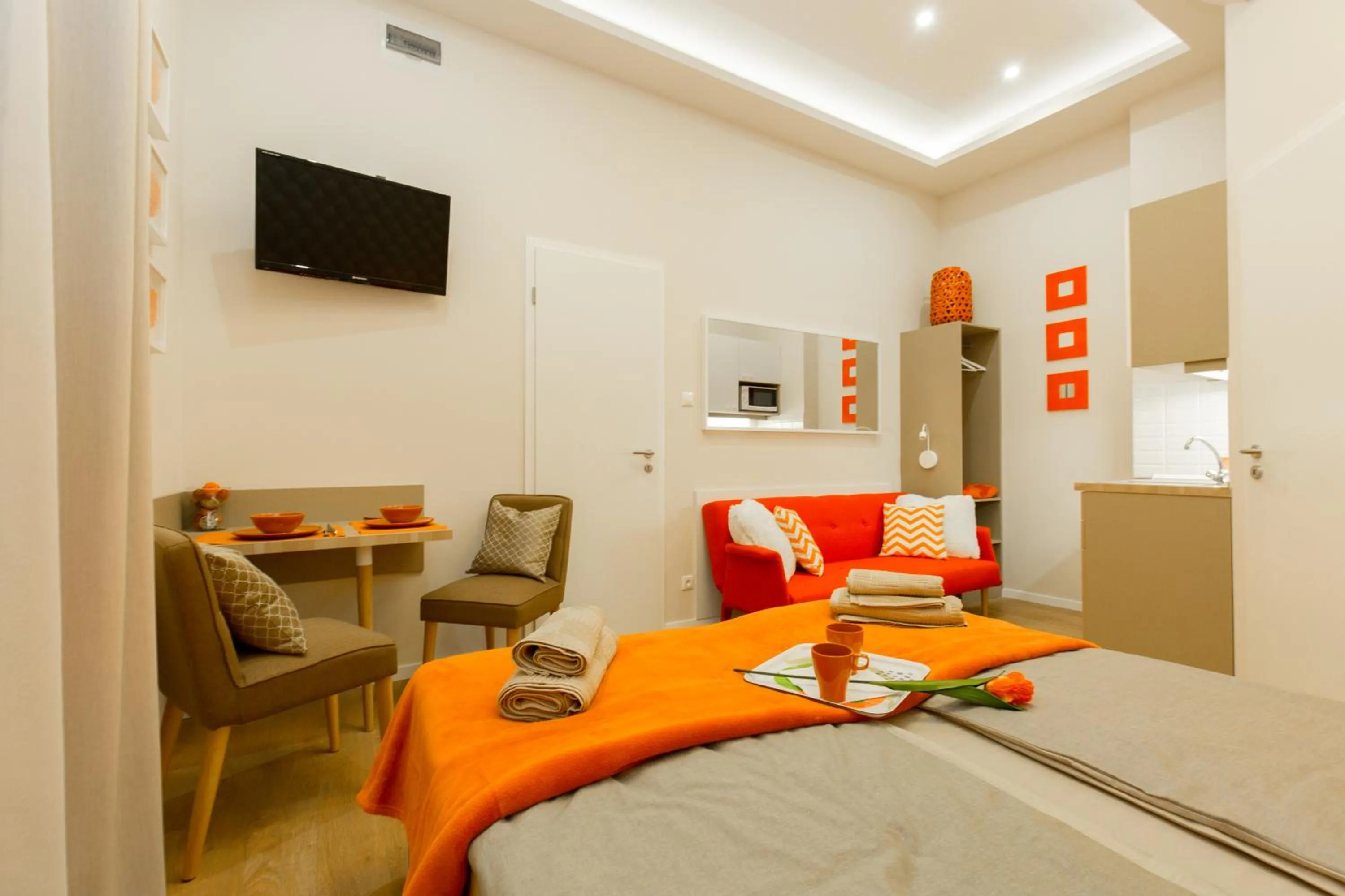 Photo of the whole room, Bed in Budapest Holiday Colours