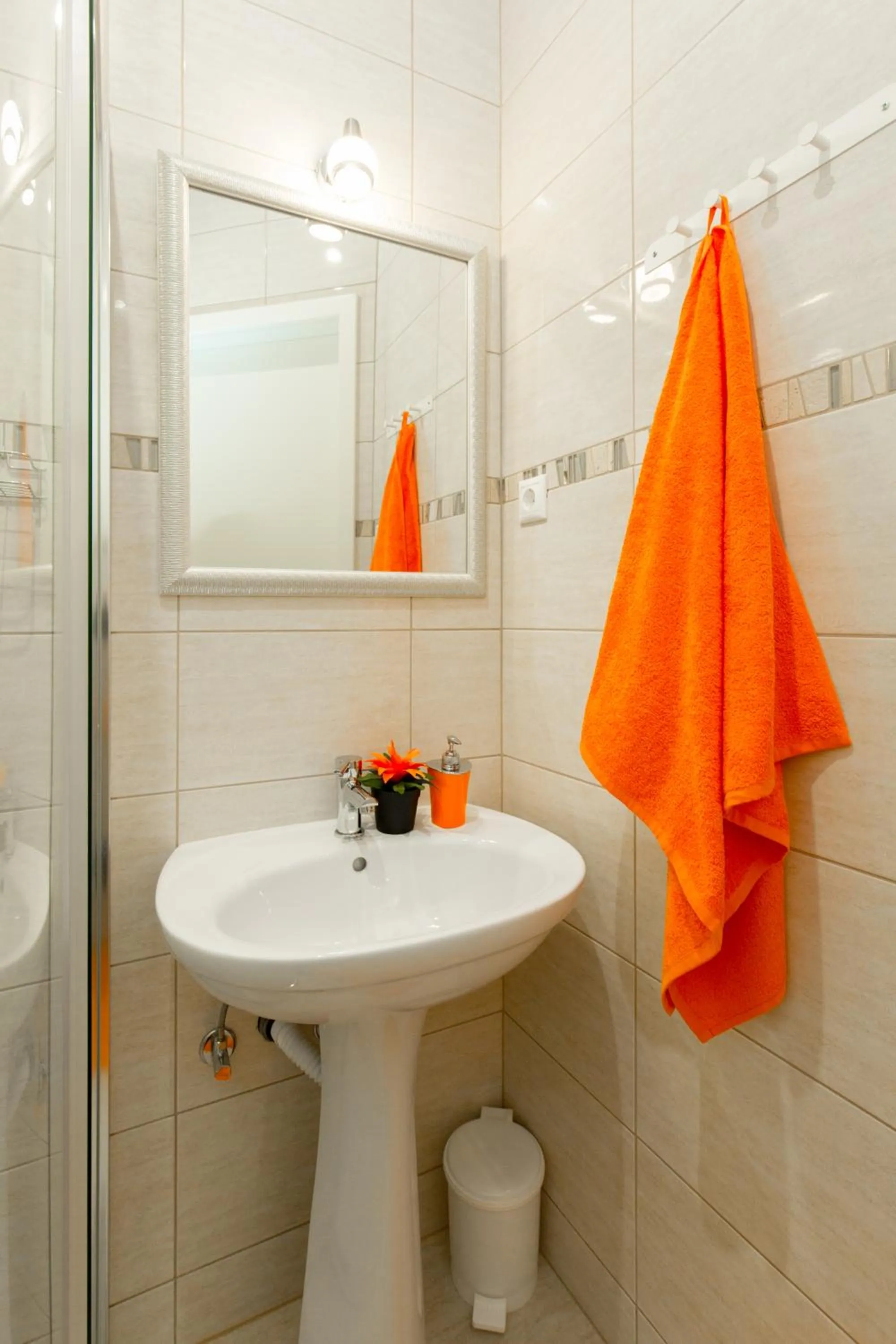 Bathroom in Budapest Holiday Colours