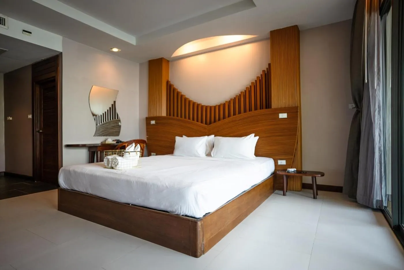 Bed in Dusit Buncha Koh Tao by Riya Group