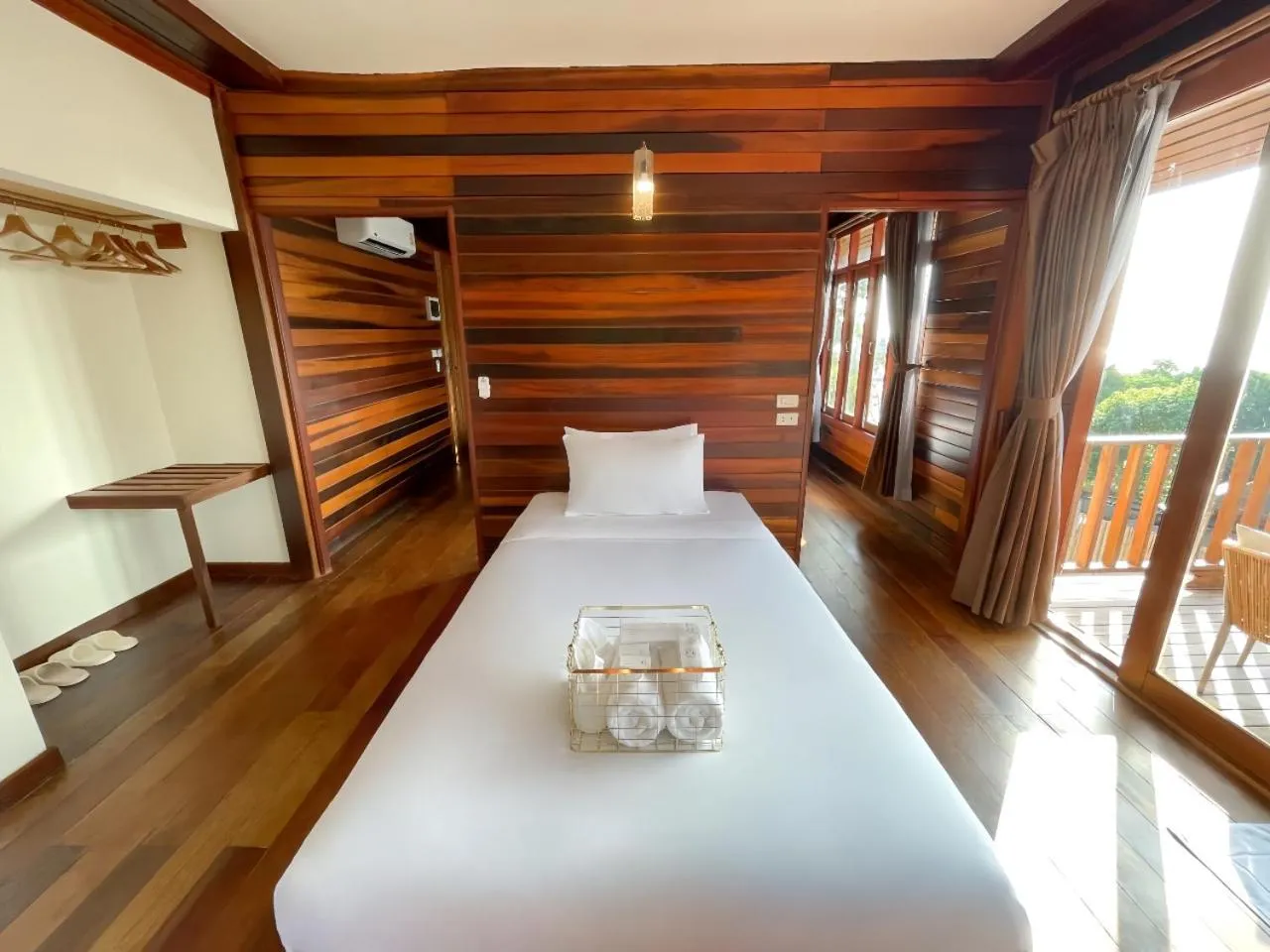 Bed in Dusit Buncha Koh Tao by Riya Group