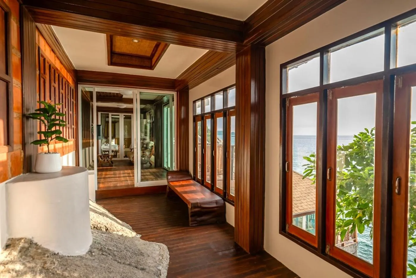 Living room in Dusit Buncha Koh Tao by Riya Group