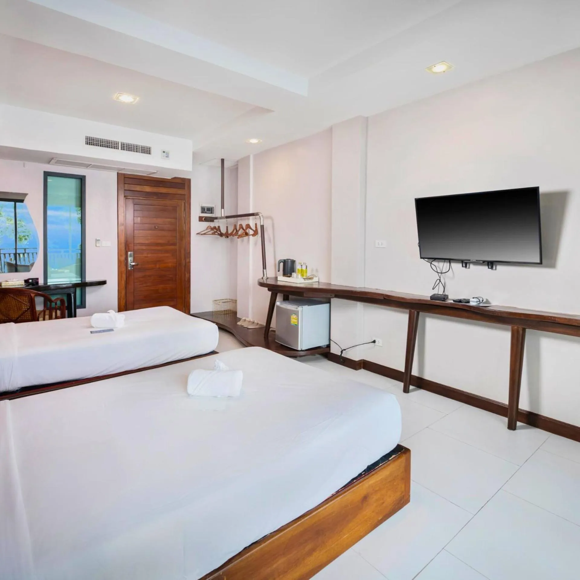 Bed in Dusit Buncha Koh Tao by Riya Group