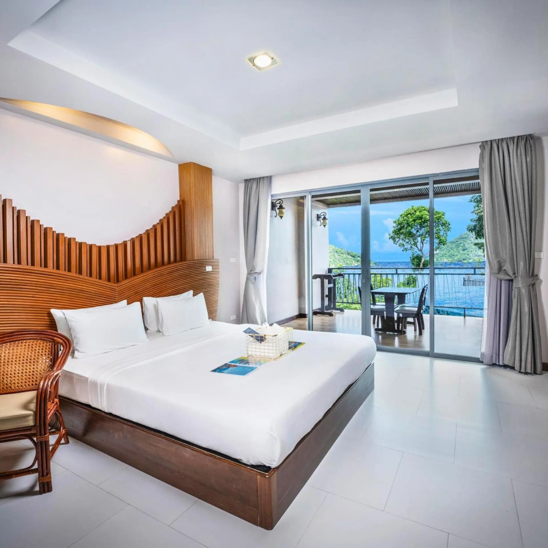 Bed in Dusit Buncha Koh Tao by Riya Group