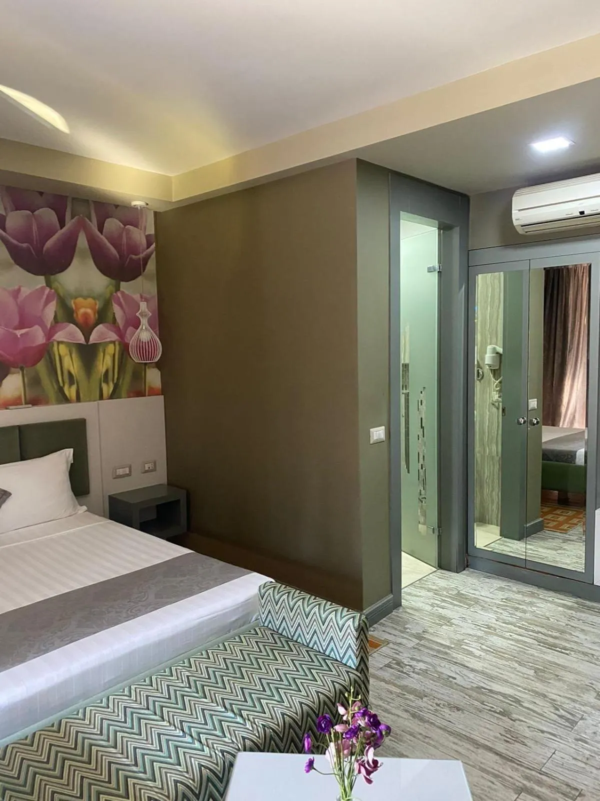 Bedroom, Bed in New W Hotel