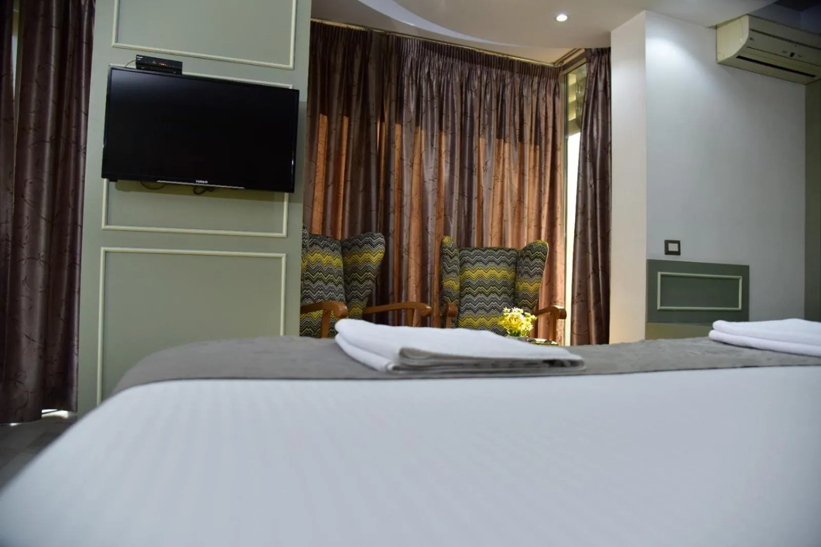 Bedroom, Bed in New W Hotel