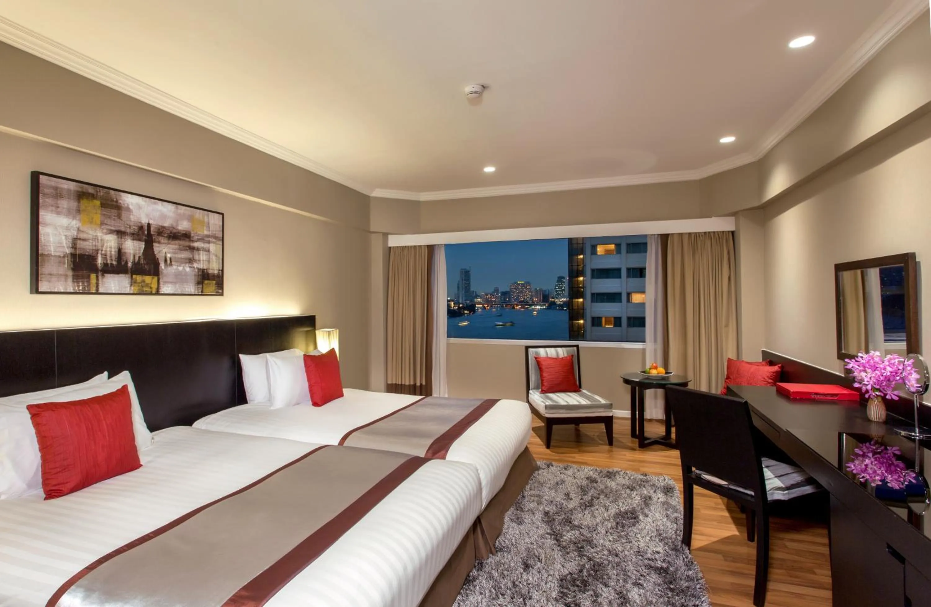 Bedroom, Bed in Ramada Plaza by Wyndham Bangkok Menam Riverside