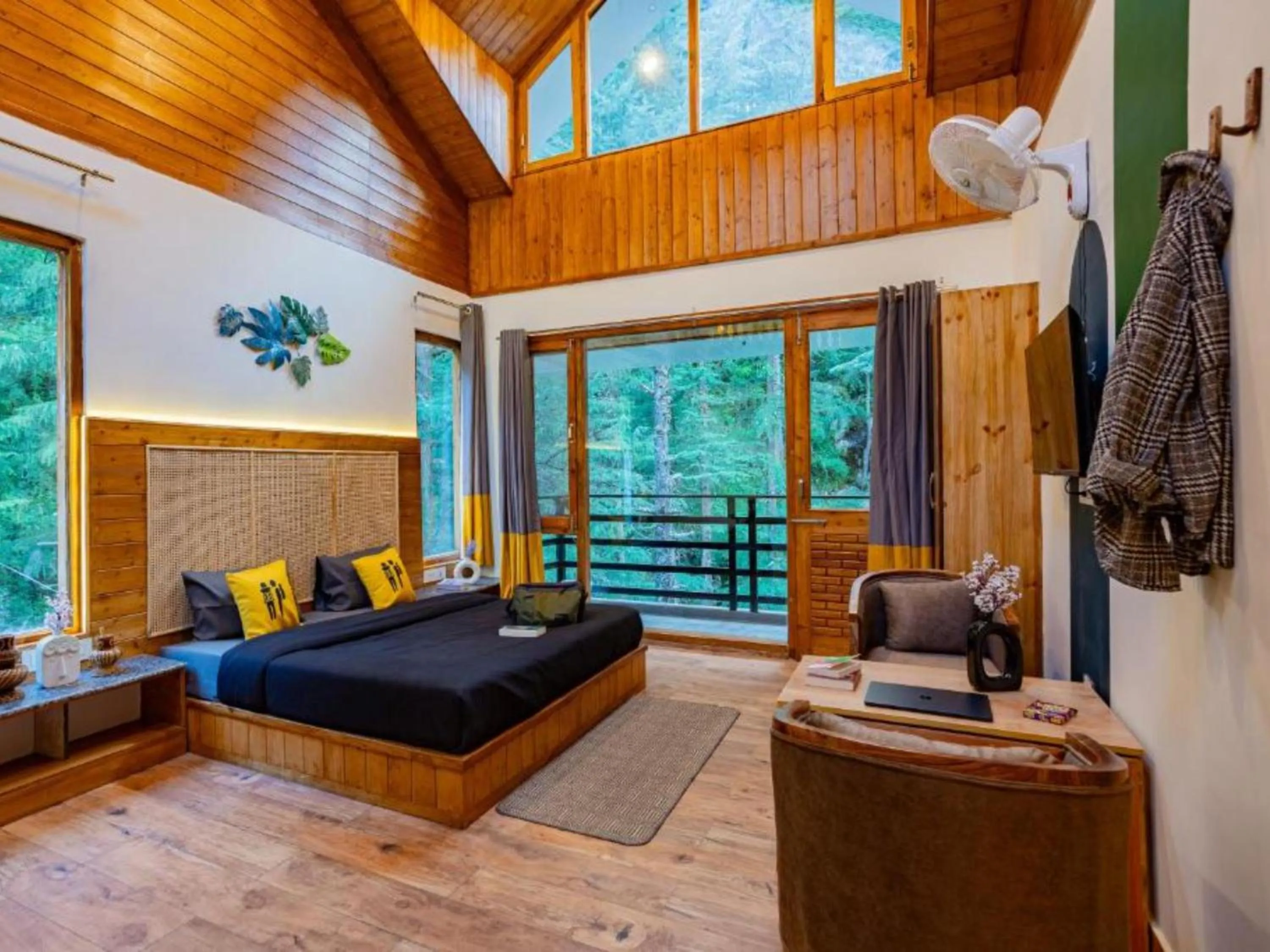 Bed in The Hosteller Kasol