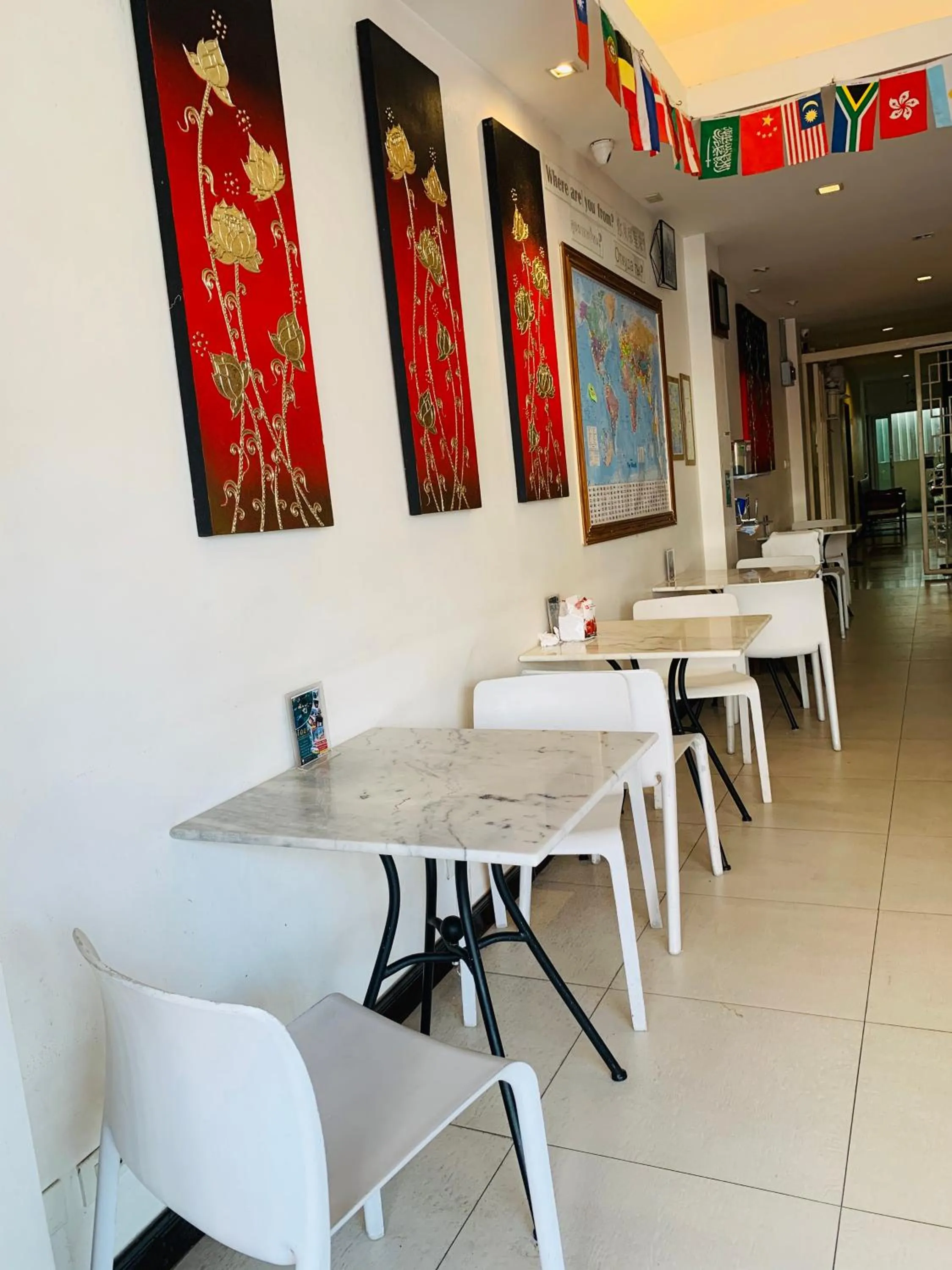 Communal lounge/ TV room in Q Victory Patong Hotel