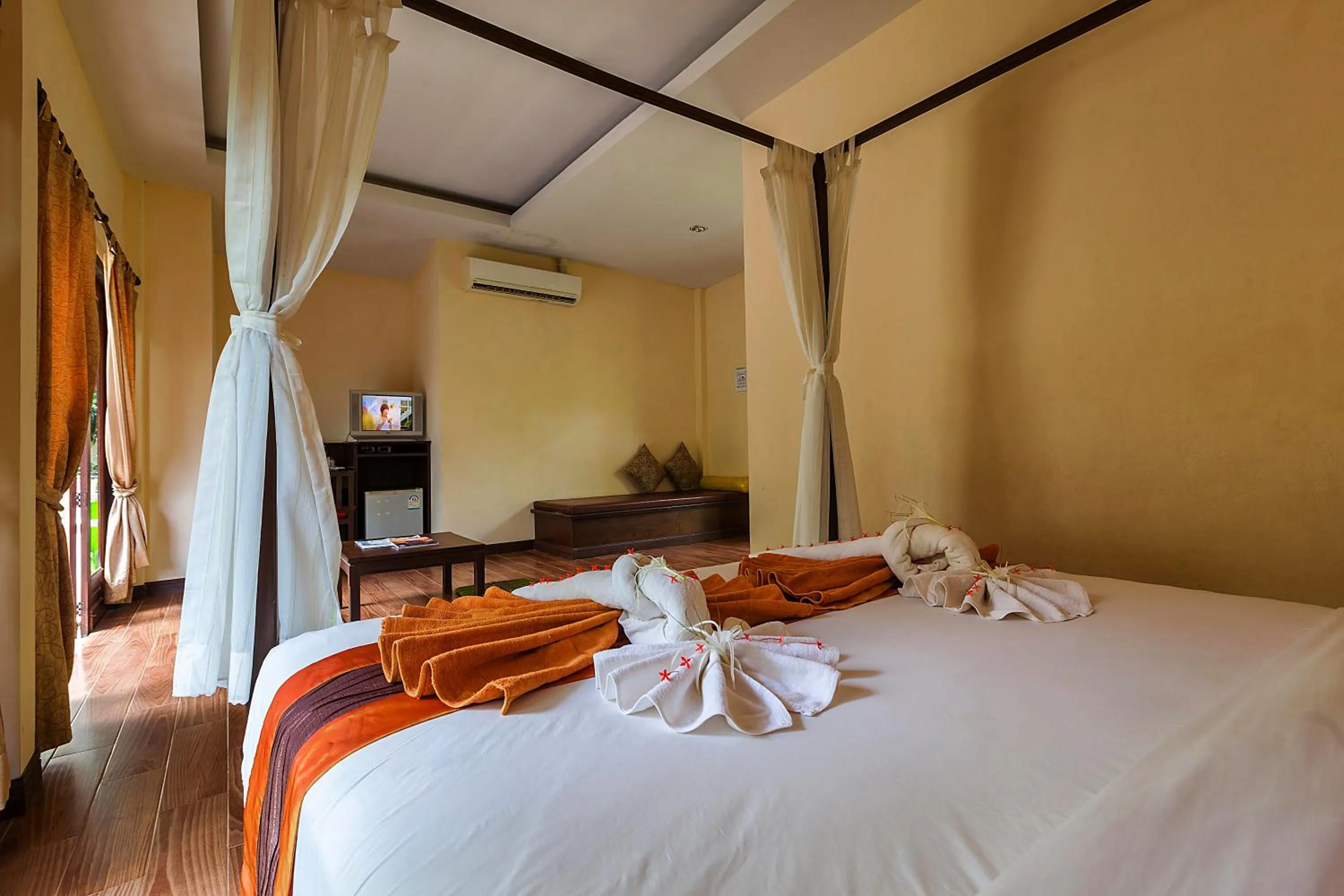 Bed in Lanta Klong Nin Beach Resort
