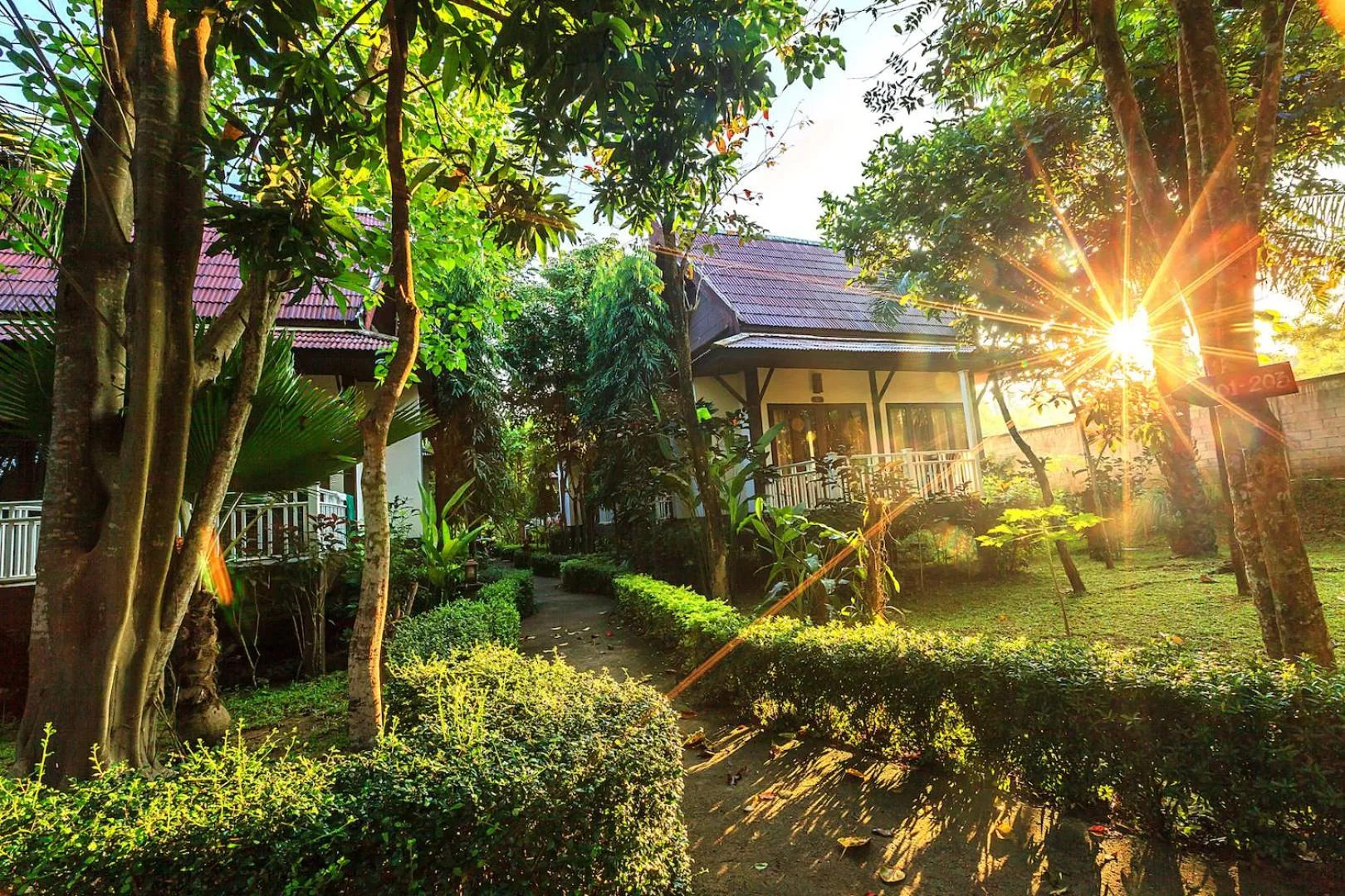 Property building in Lanta Klong Nin Beach Resort