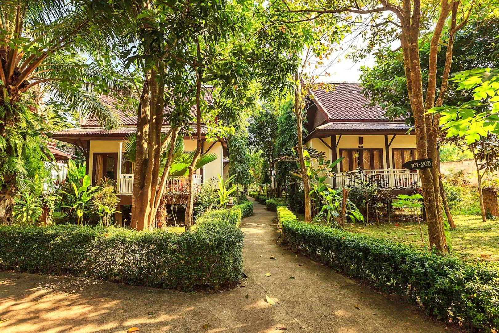 Property building in Lanta Klong Nin Beach Resort