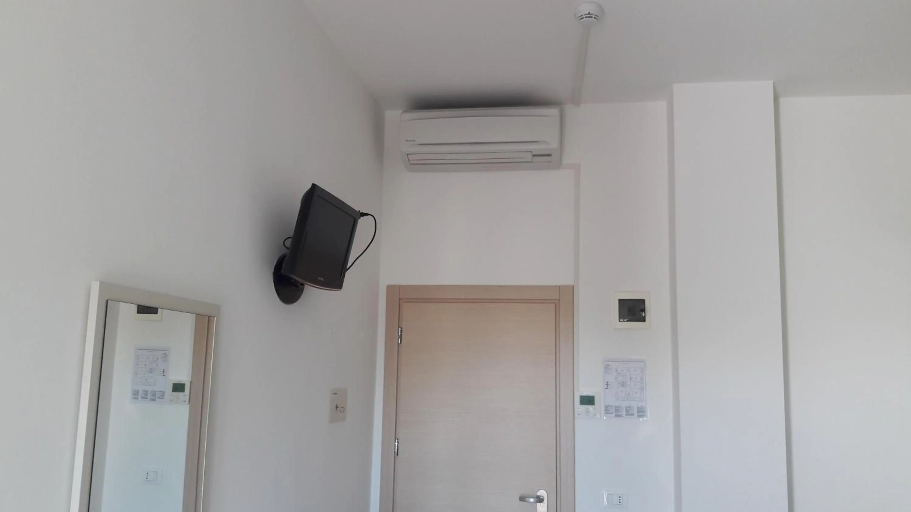 Photo of the whole room in B&B - Meuble' - Hotel " CORDIALE "