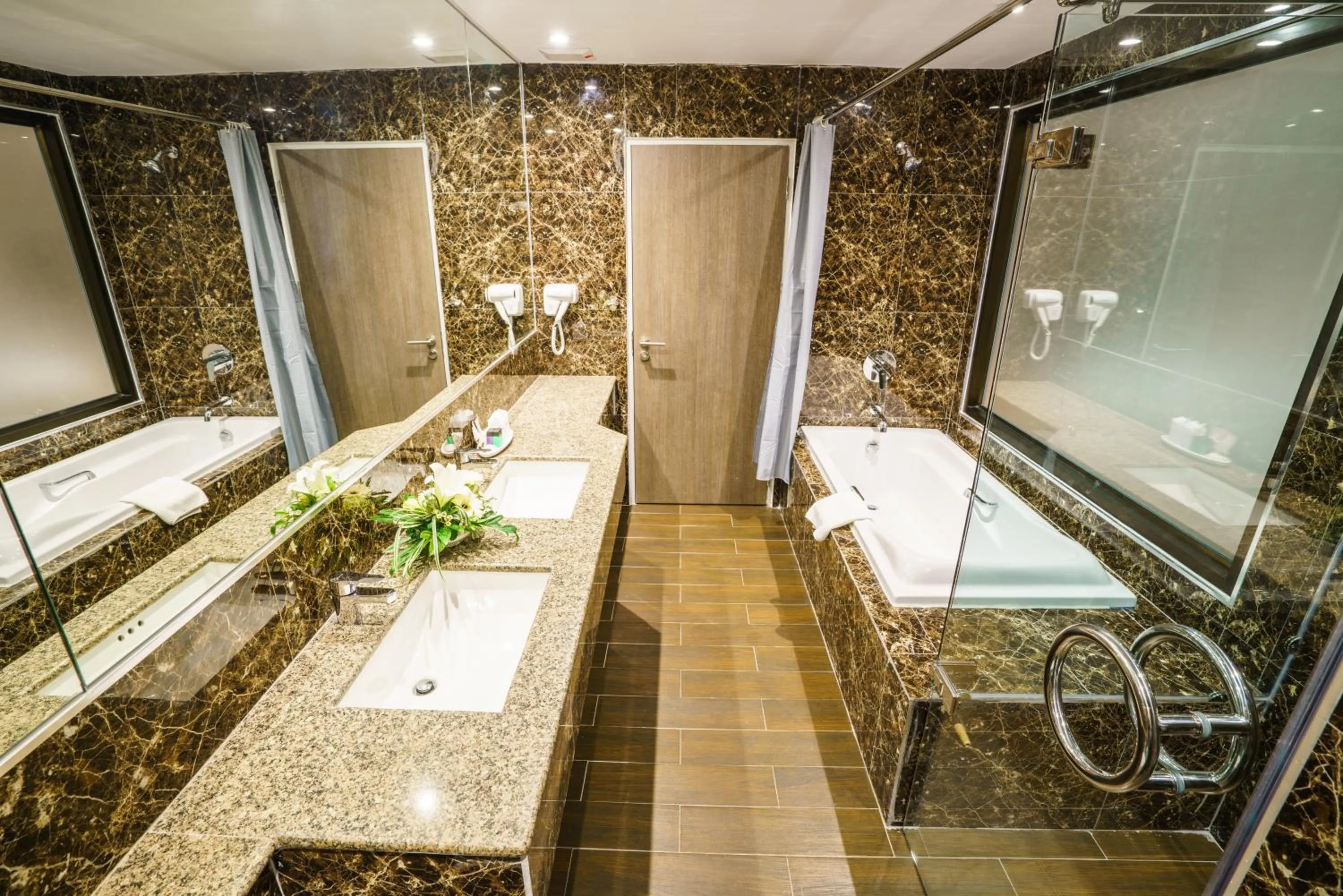 New Season Square Hotel