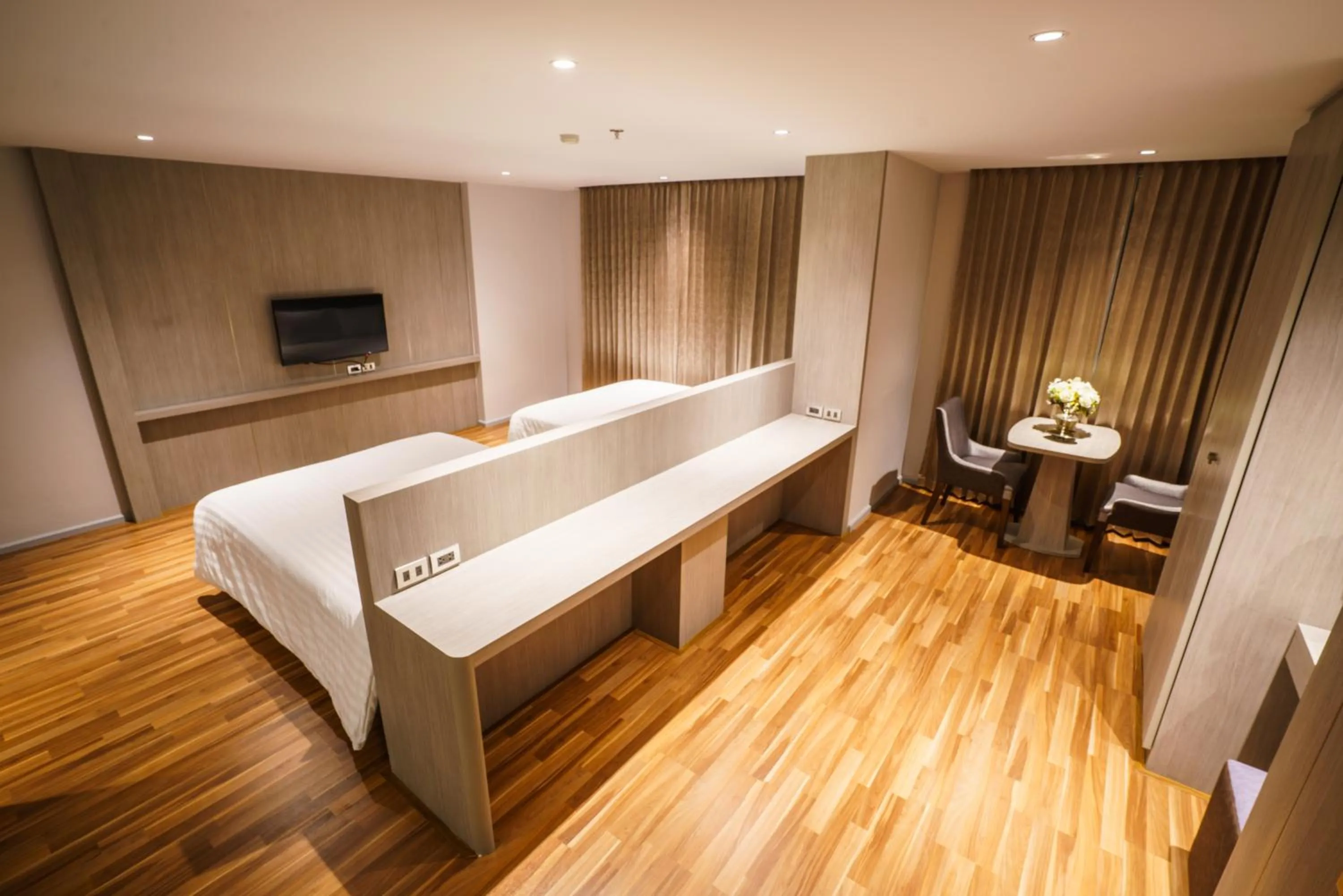 New Season Square Hotel