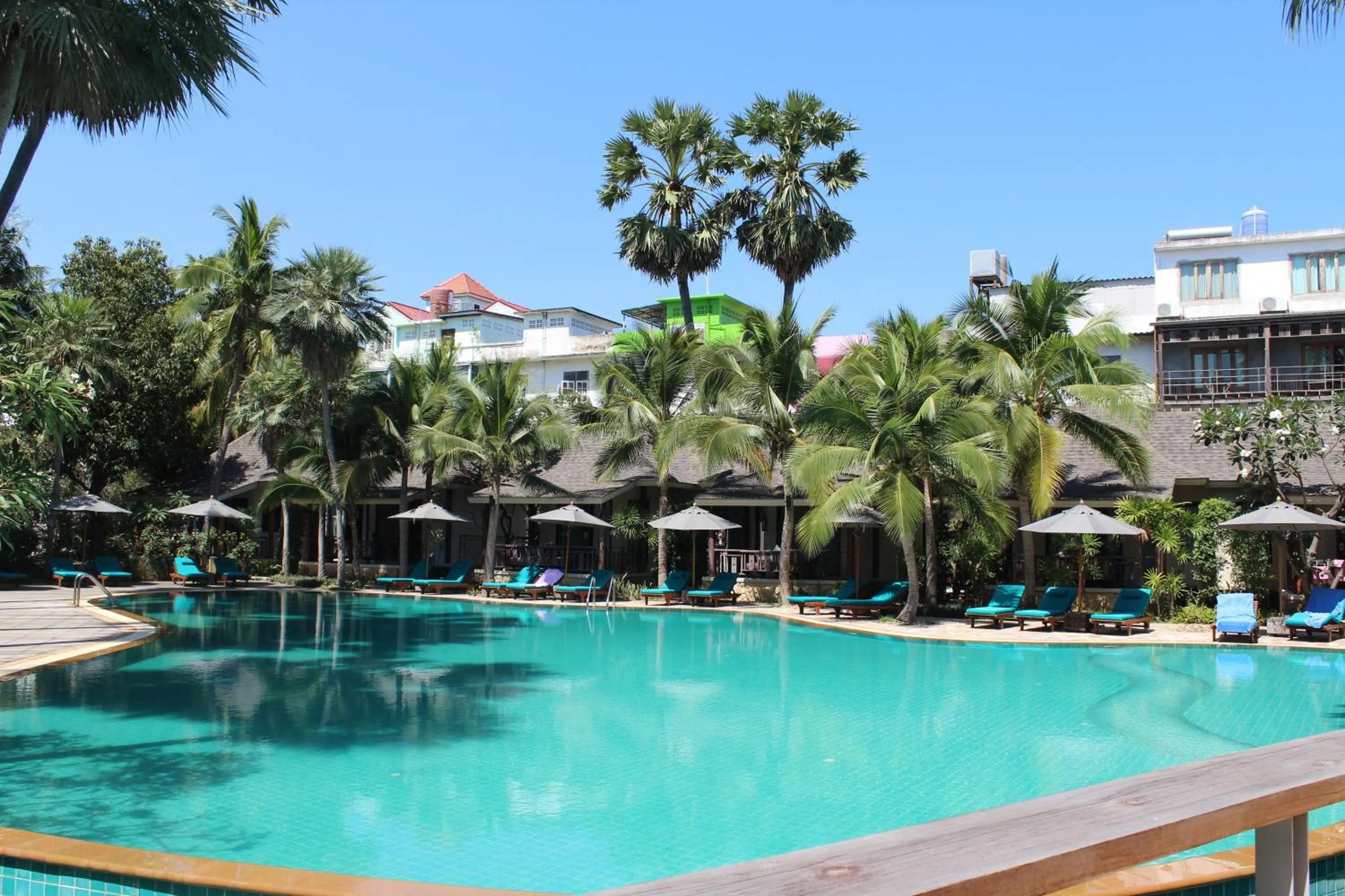 Swimming pool in Bann Pantai Resort