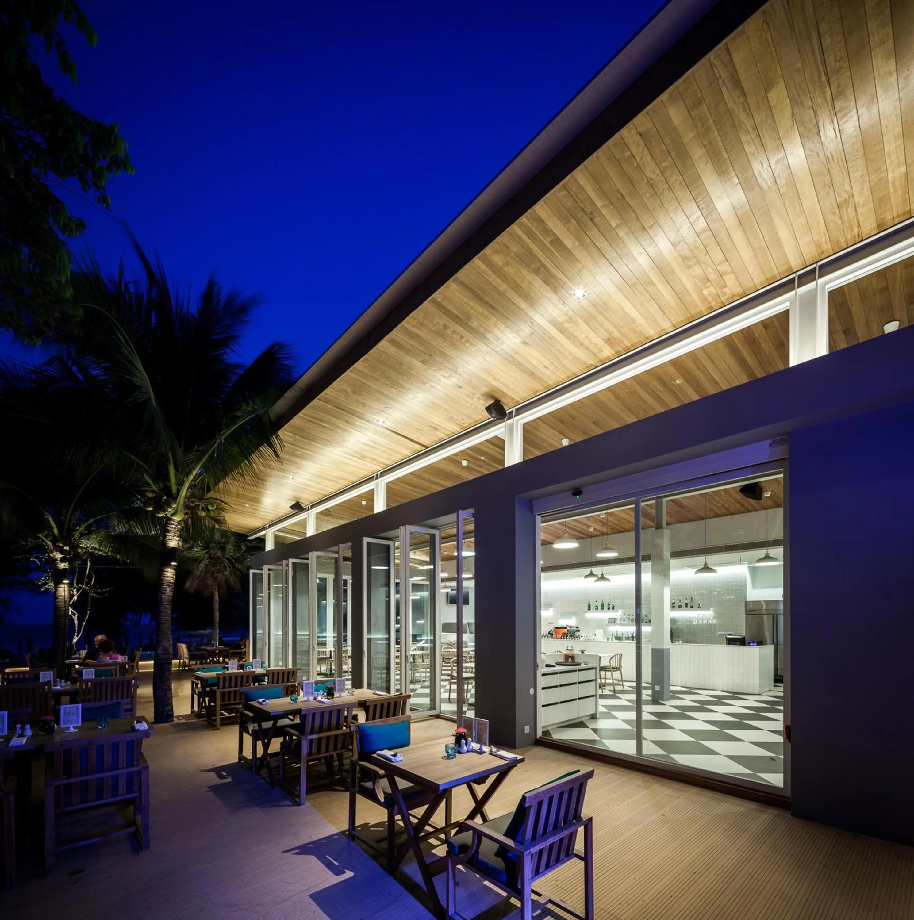 Restaurant/places to eat in Bann Pantai Resort