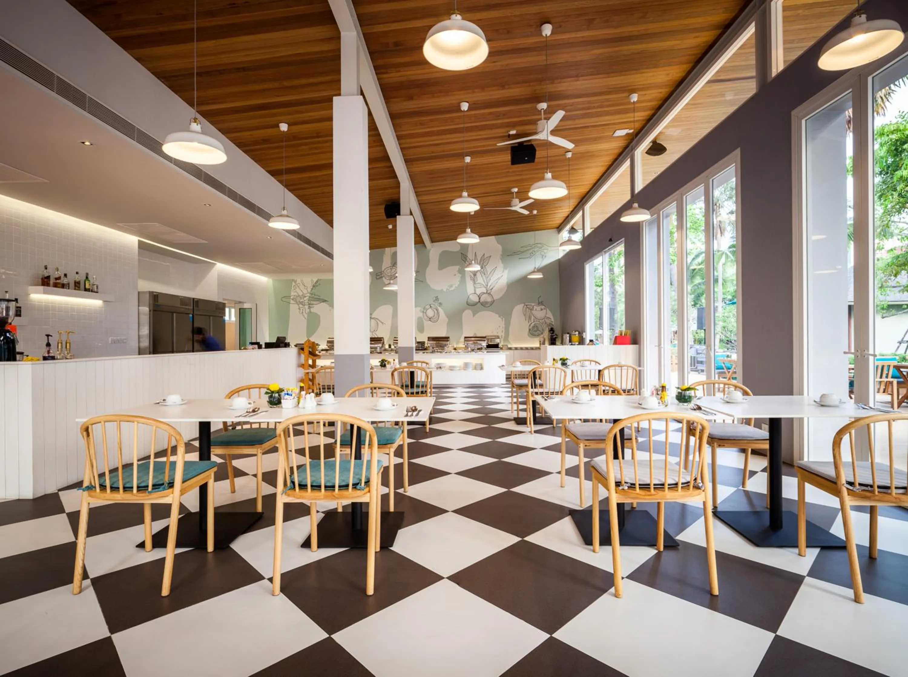 Restaurant/places to eat in Bann Pantai Resort