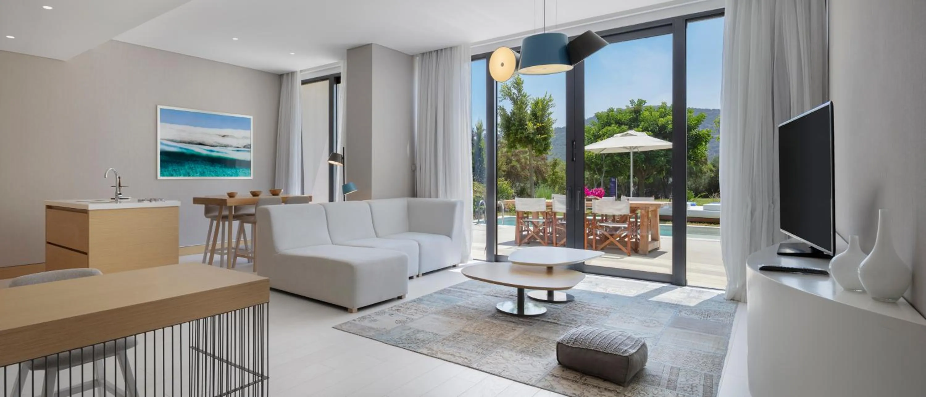 Communal lounge/ TV room in Susona Bodrum, LXR Hotels & Resorts