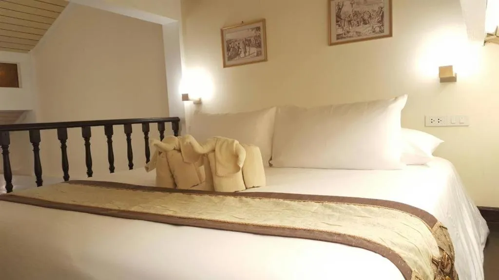 Bed in Chuchaiburi Sri Amphawa