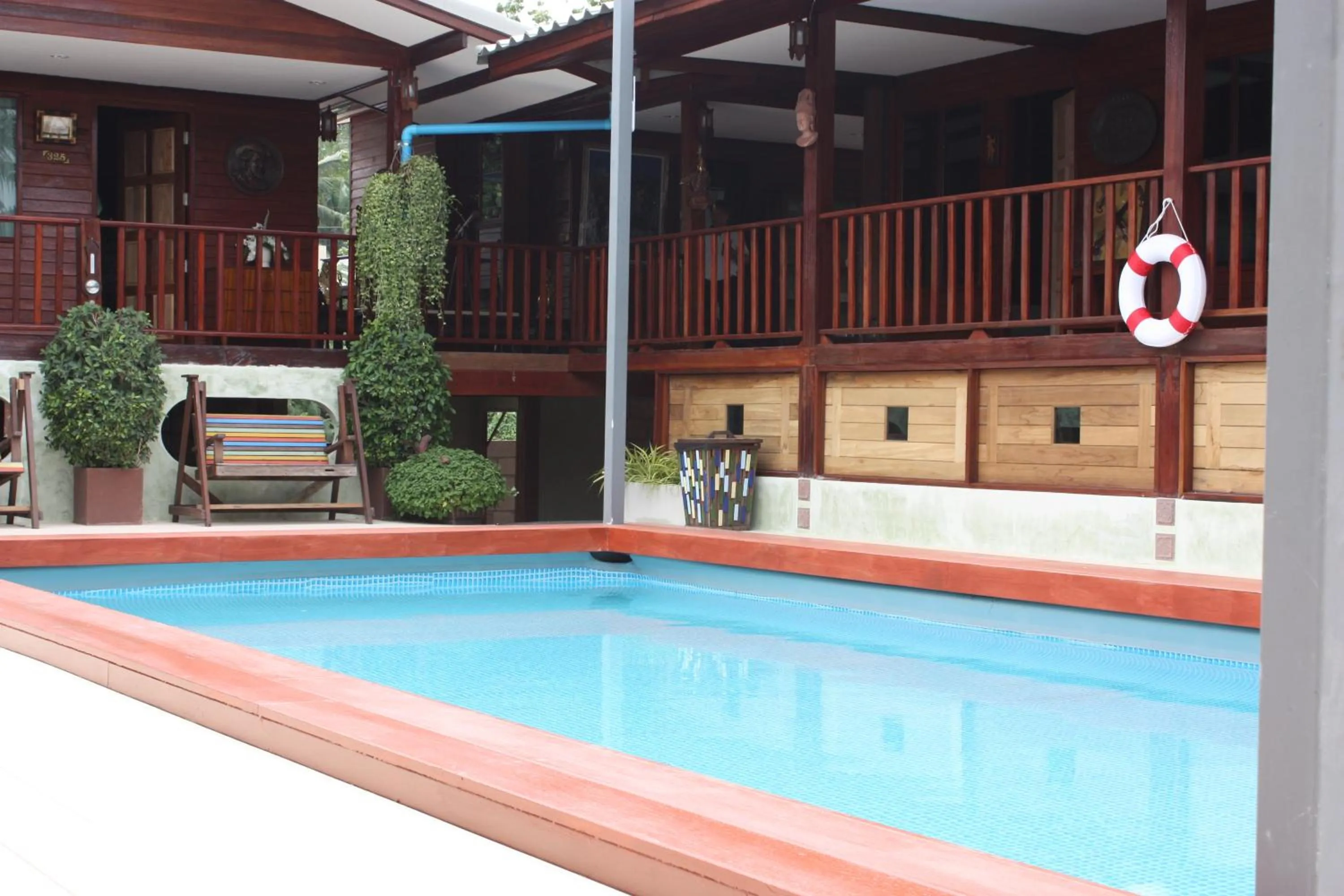 Swimming pool in Chuchaiburi Sri Amphawa