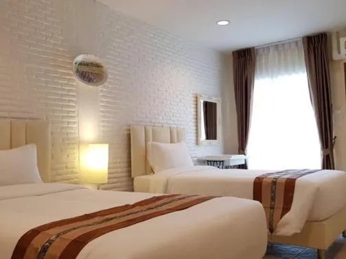 Bed in Chuchaiburi Sri Amphawa