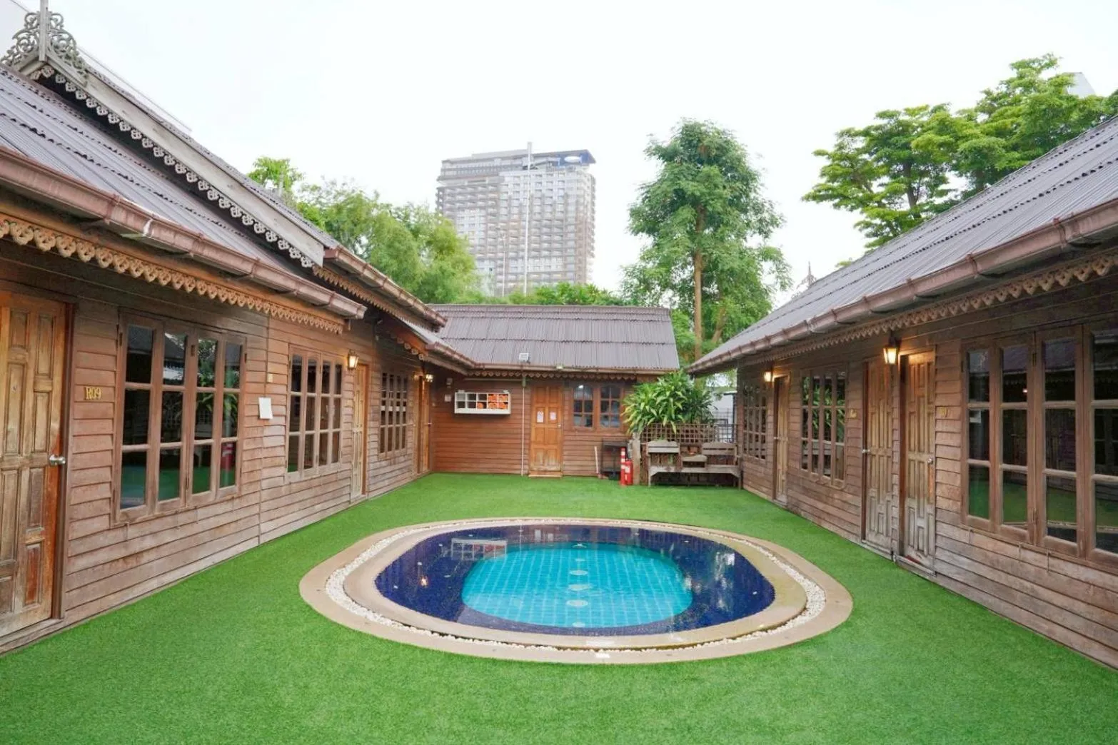 Basaya Beach Hotel & Resort