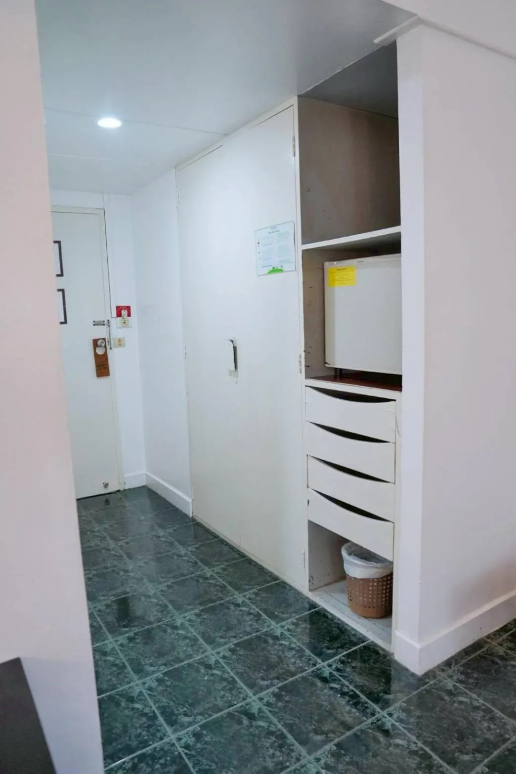 Basaya Beach Hotel & Resort