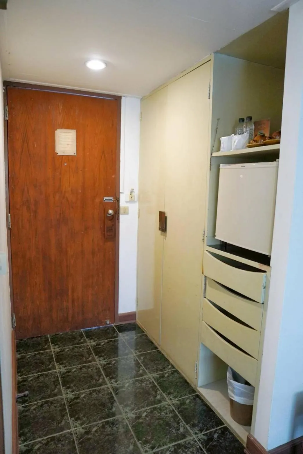 Basaya Beach Hotel & Resort