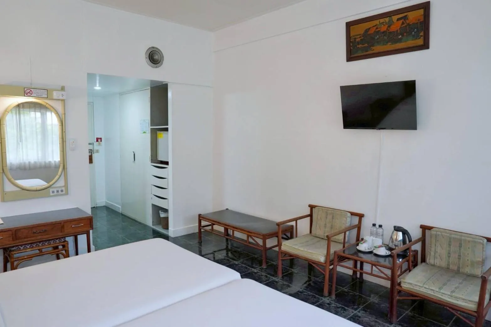 Bed in Basaya Beach Hotel & Resort