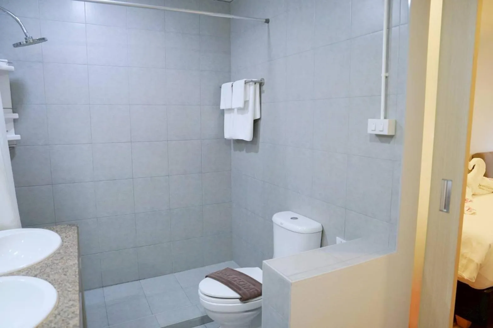 Basaya Beach Hotel & Resort