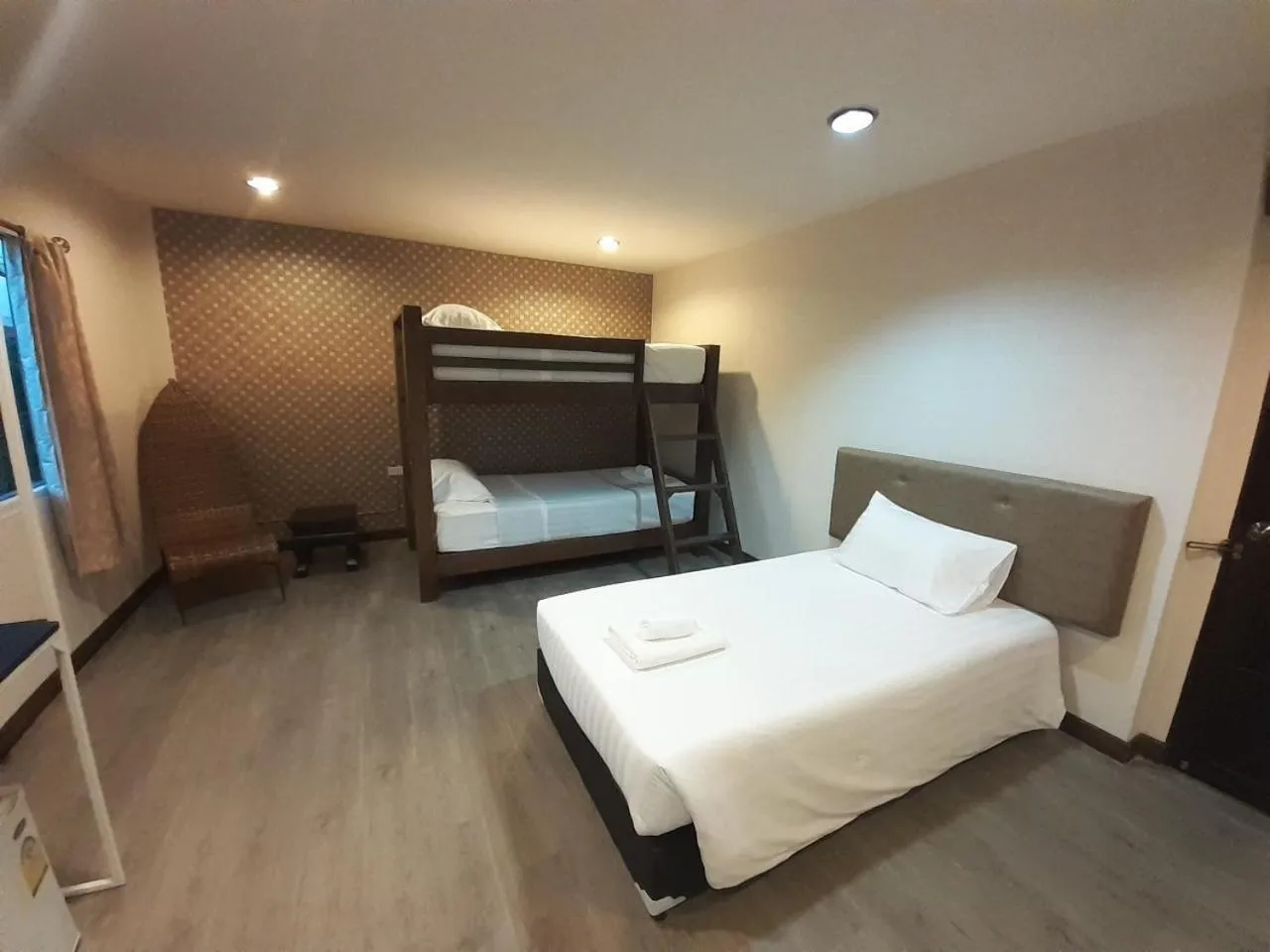 Photo of the whole room, Bed in Parasol Inn Chiang Mai Old City